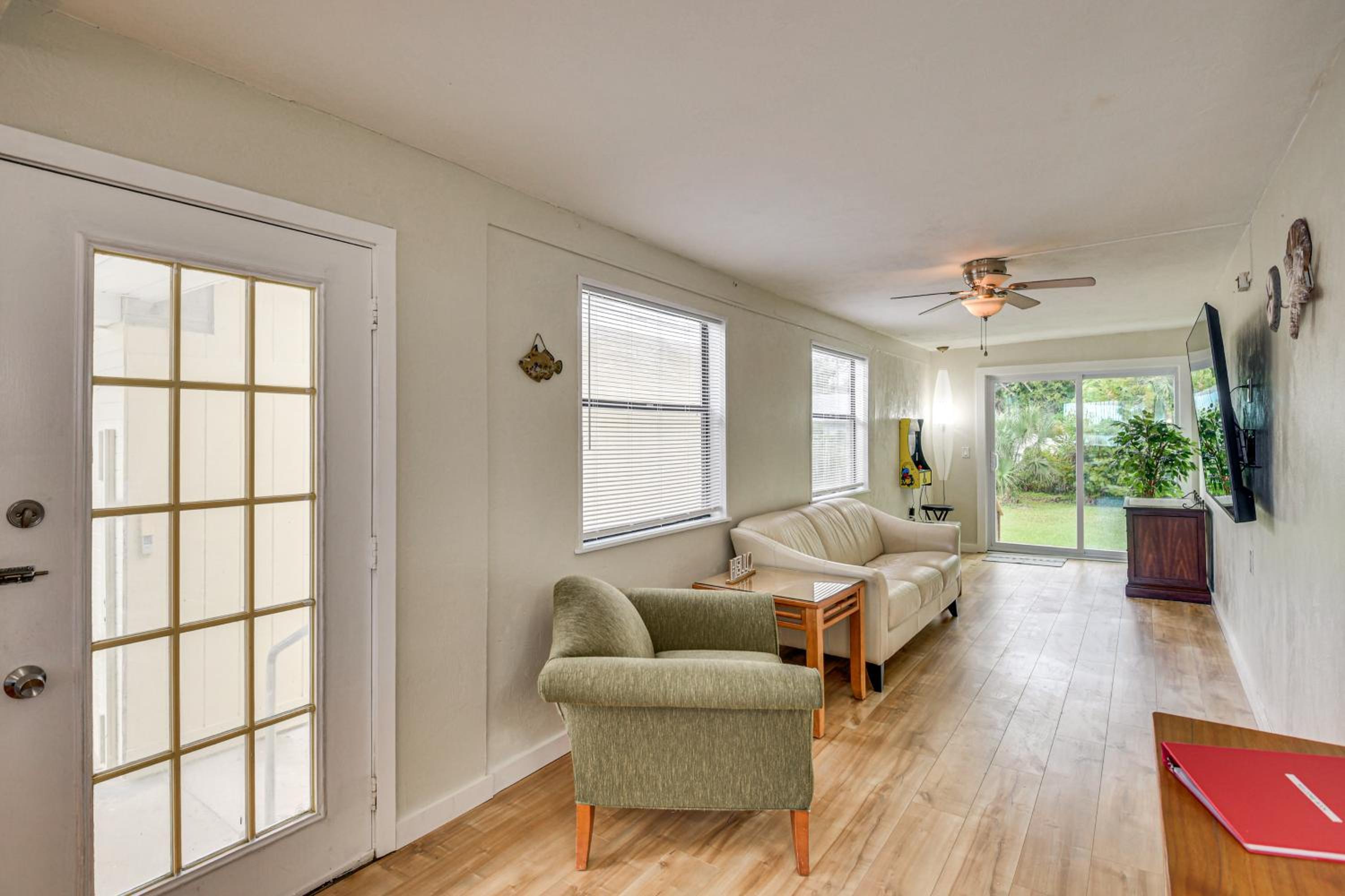 3 Mi to Beach and Boardwalk Riverfront Daytona Home