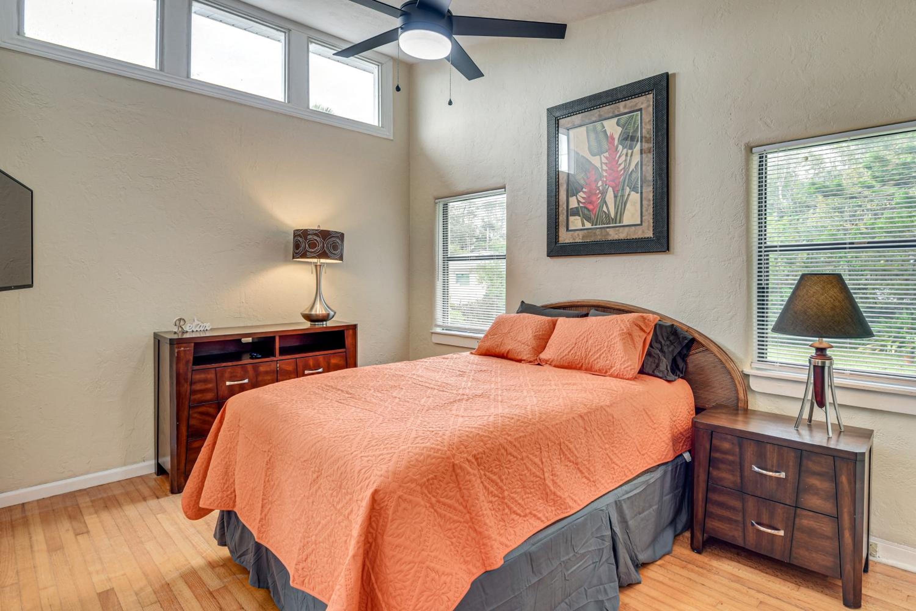 3 Mi to Beach and Boardwalk Riverfront Daytona Home