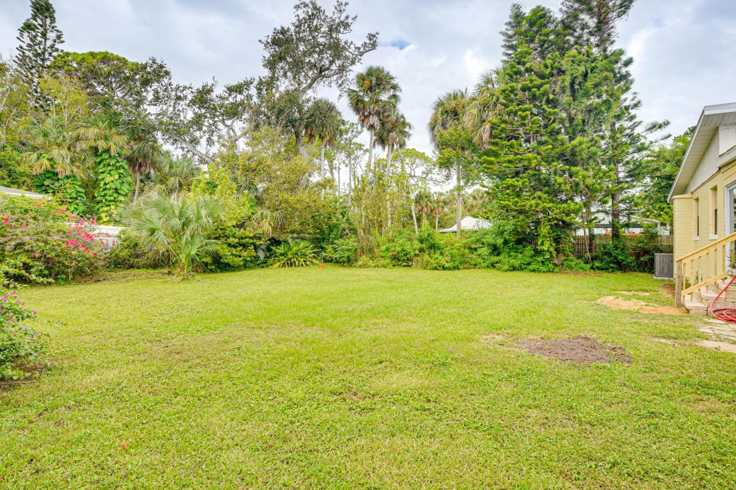 3 Mi to Beach and Boardwalk Riverfront Daytona Home