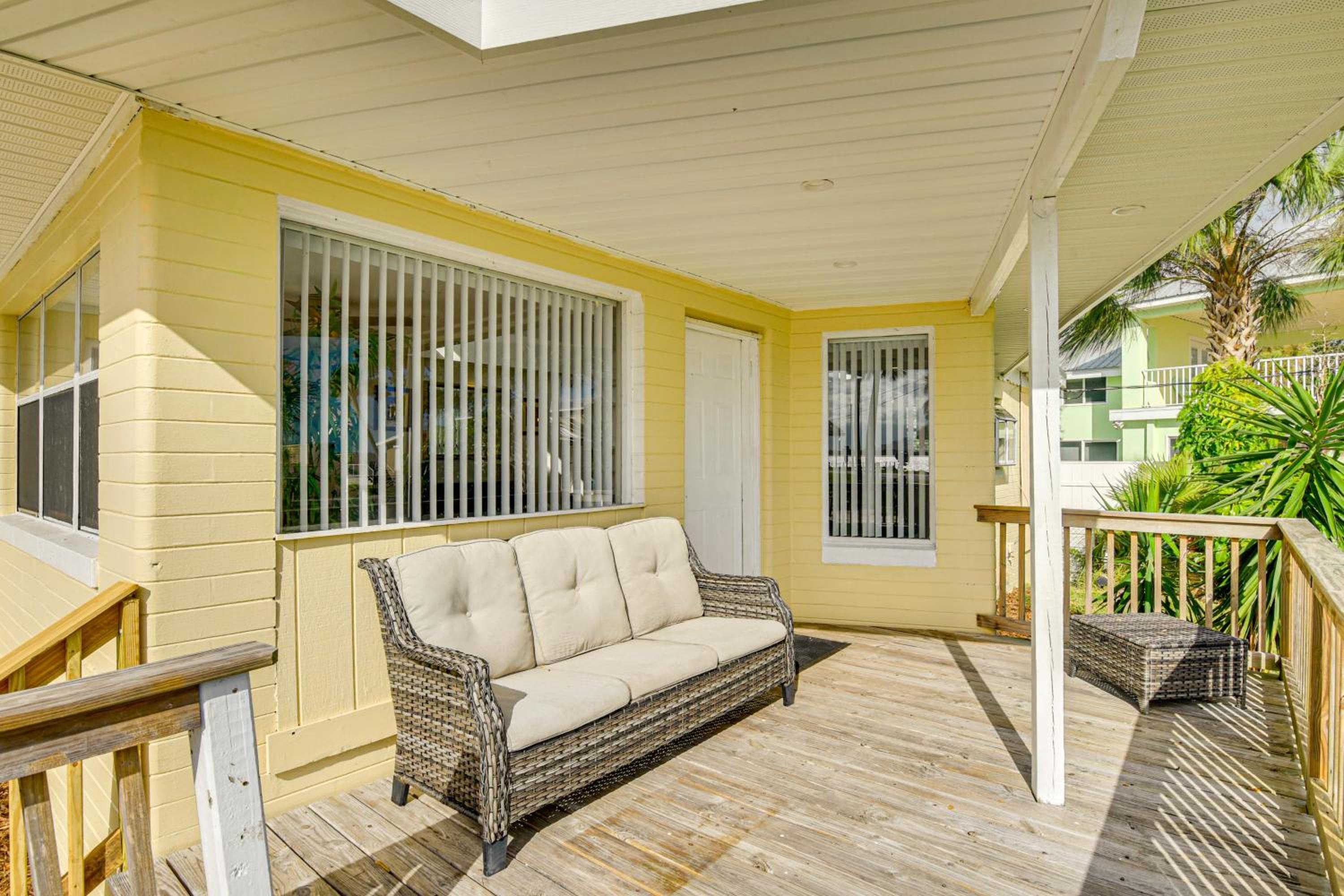 3 Mi to Beach and Boardwalk Riverfront Daytona Home