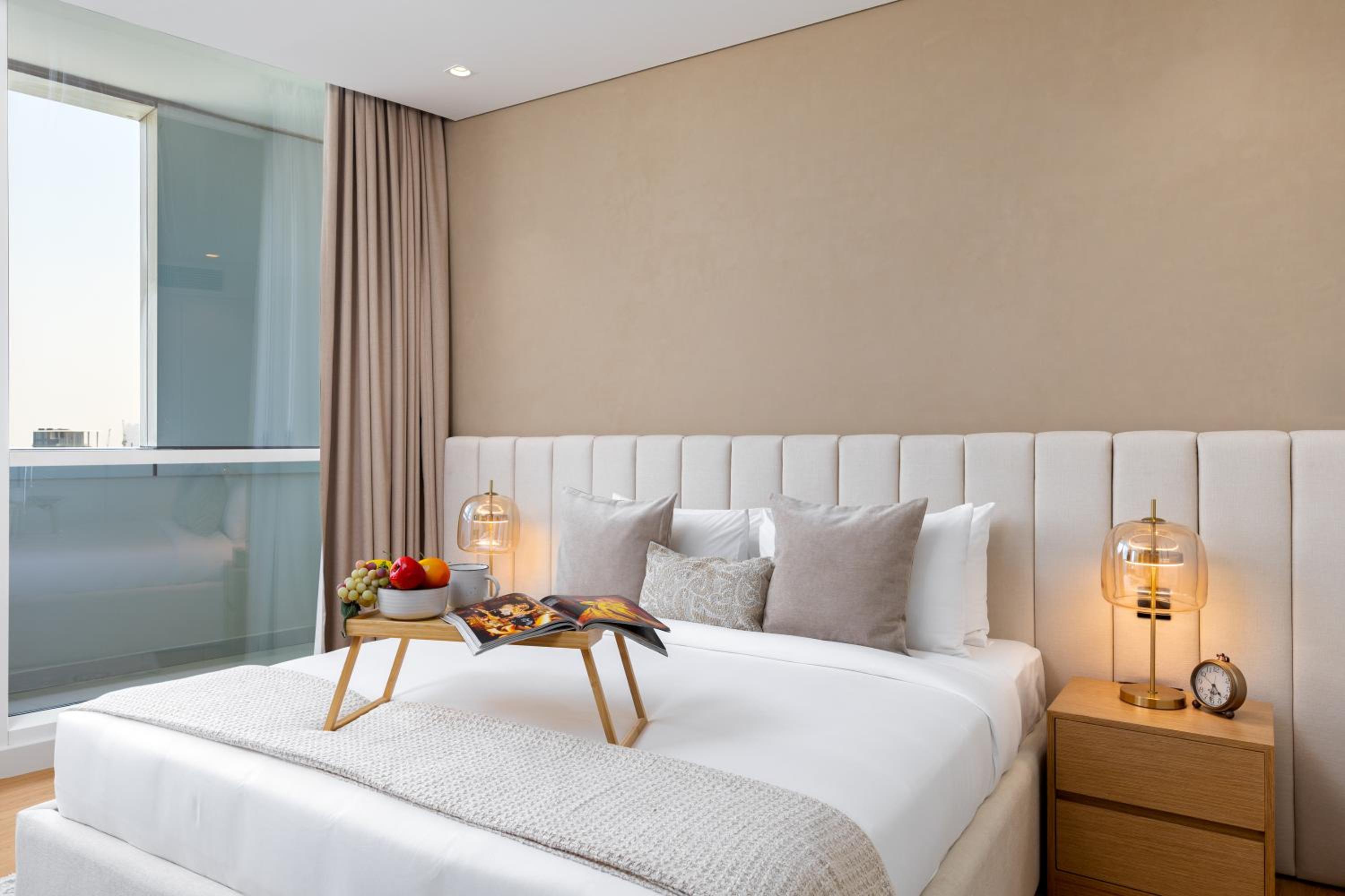 Maison Privee - Chic Downtown Living with Dubai Cityscape Views
