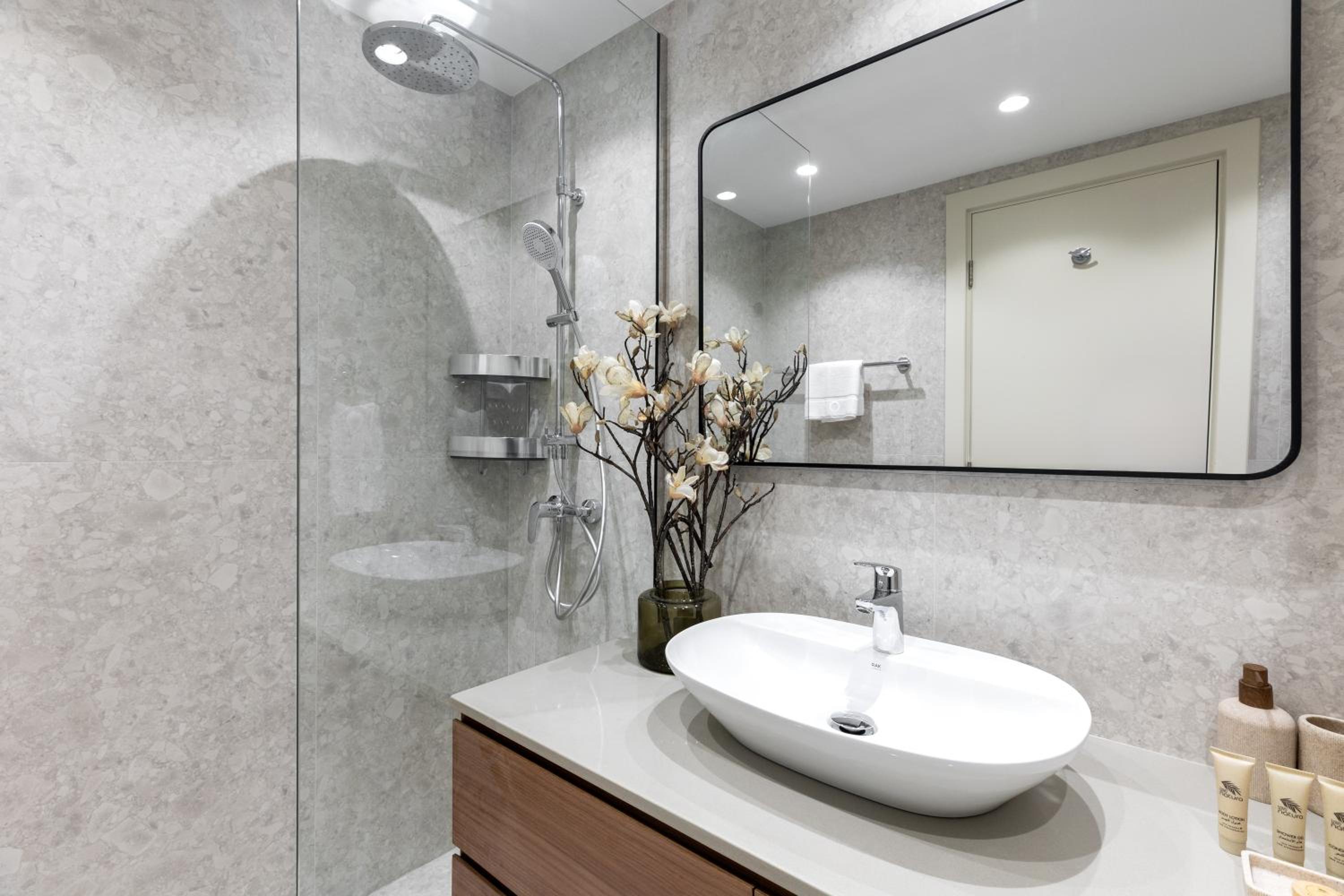 Maison Privee - Chic Downtown Living with Dubai Cityscape Views
