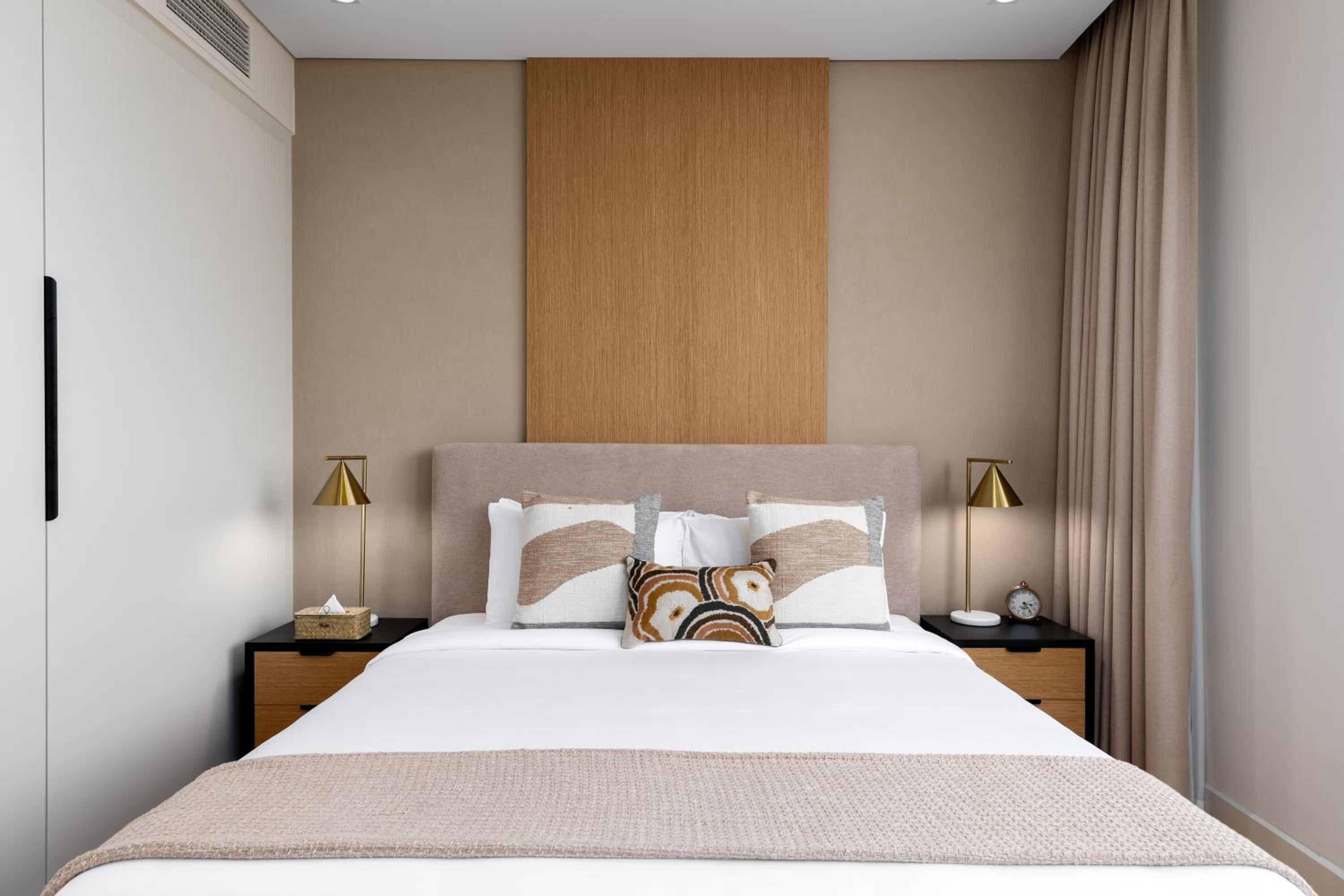 Maison Privee - Chic Downtown Living with Dubai Cityscape Views