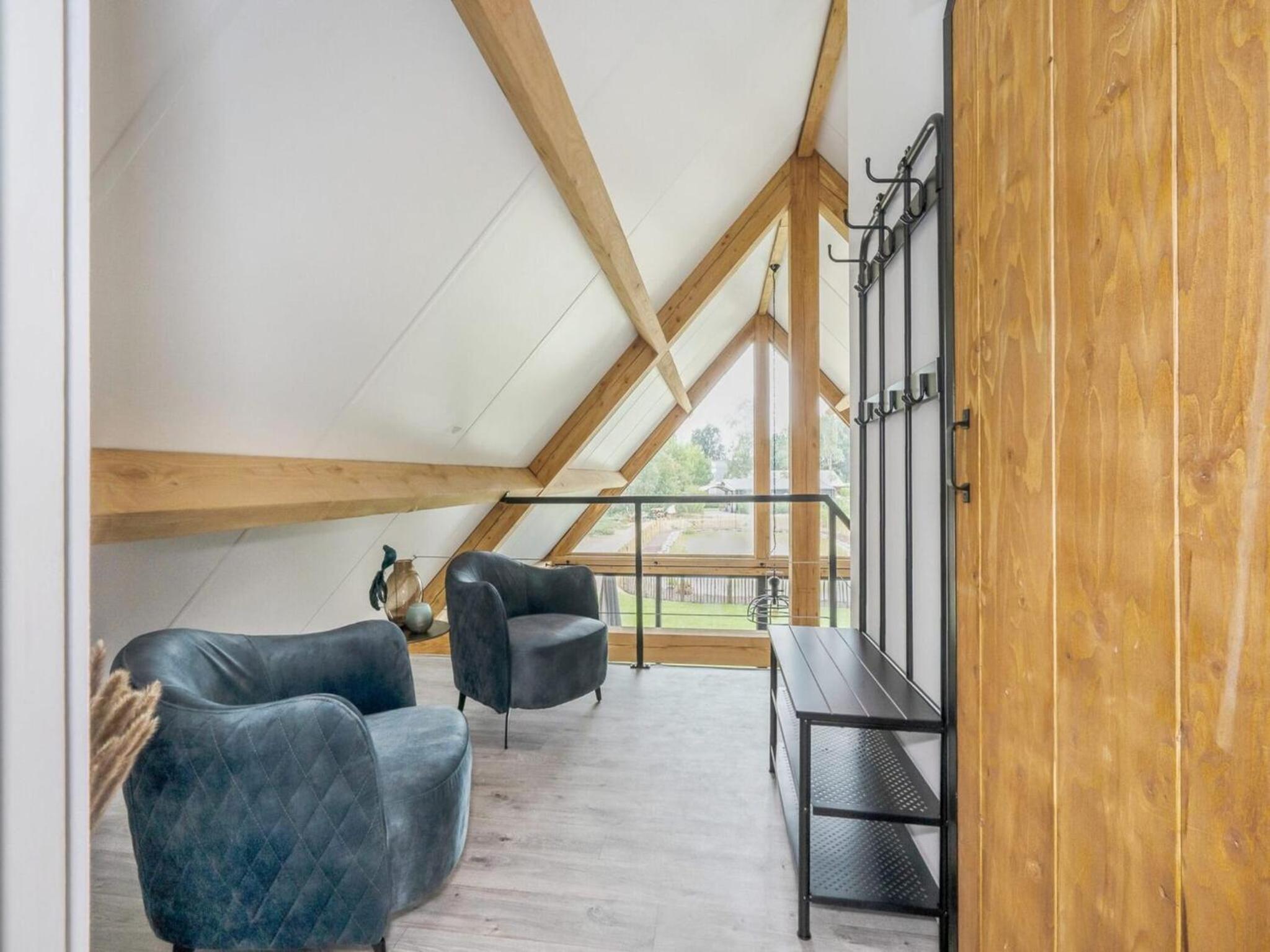 Modern lodge stay with pond view