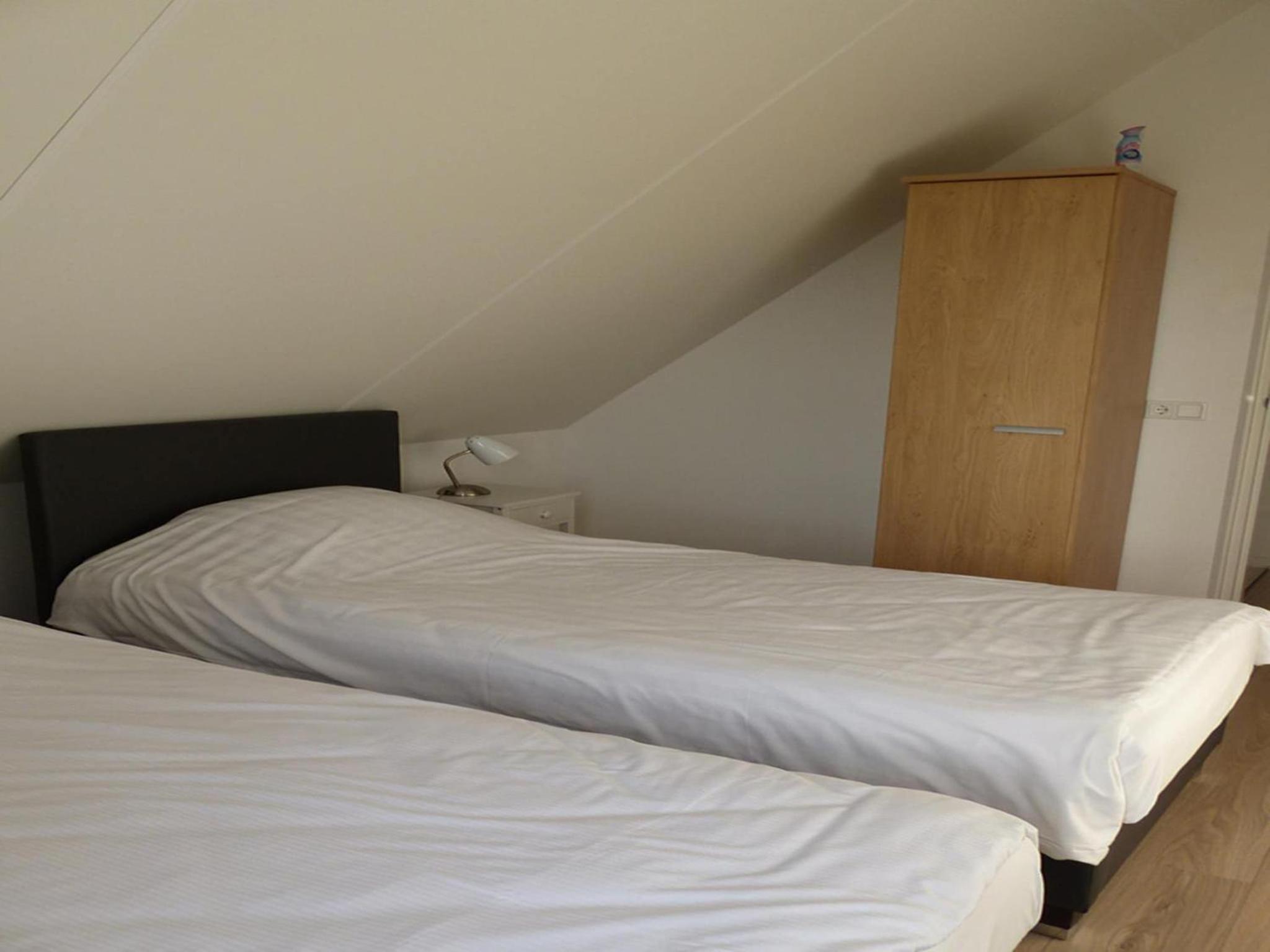 Spacious 10-Person Villa in Quiet Holiday Park nr 722