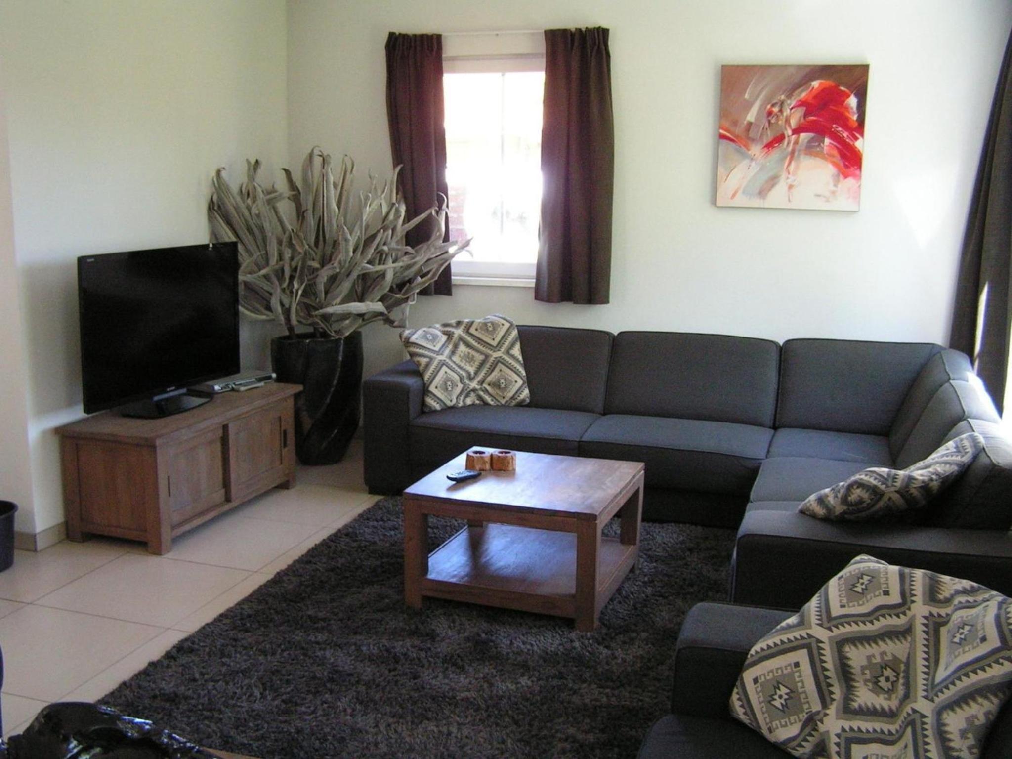 Spacious 10-Person Villa in Quiet Holiday Park nr 722