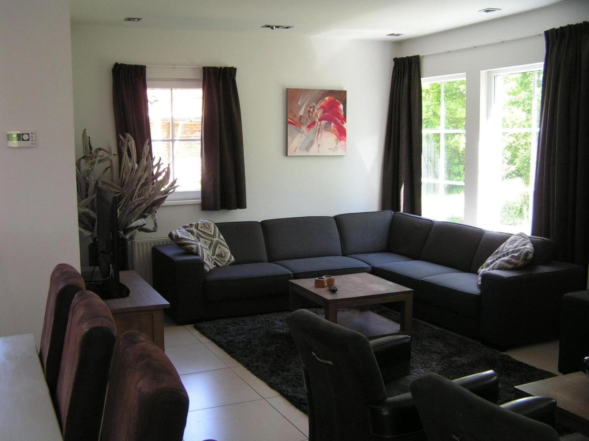 Spacious 10-Person Villa in Quiet Holiday Park nr 722