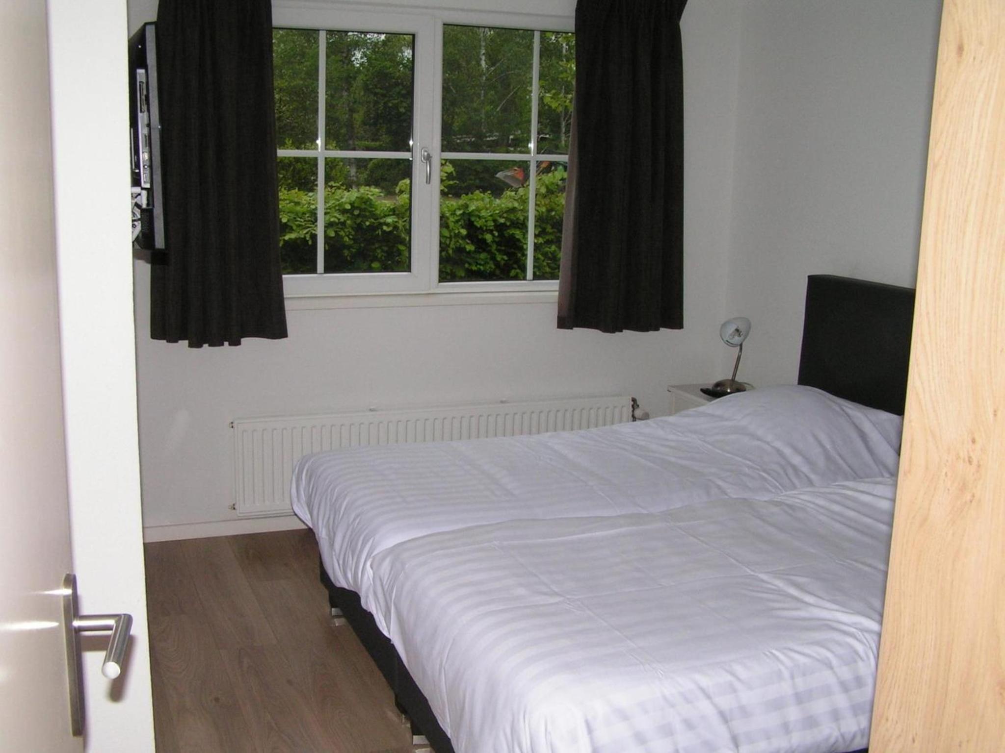 Spacious 10-Person Villa in Quiet Holiday Park nr 722