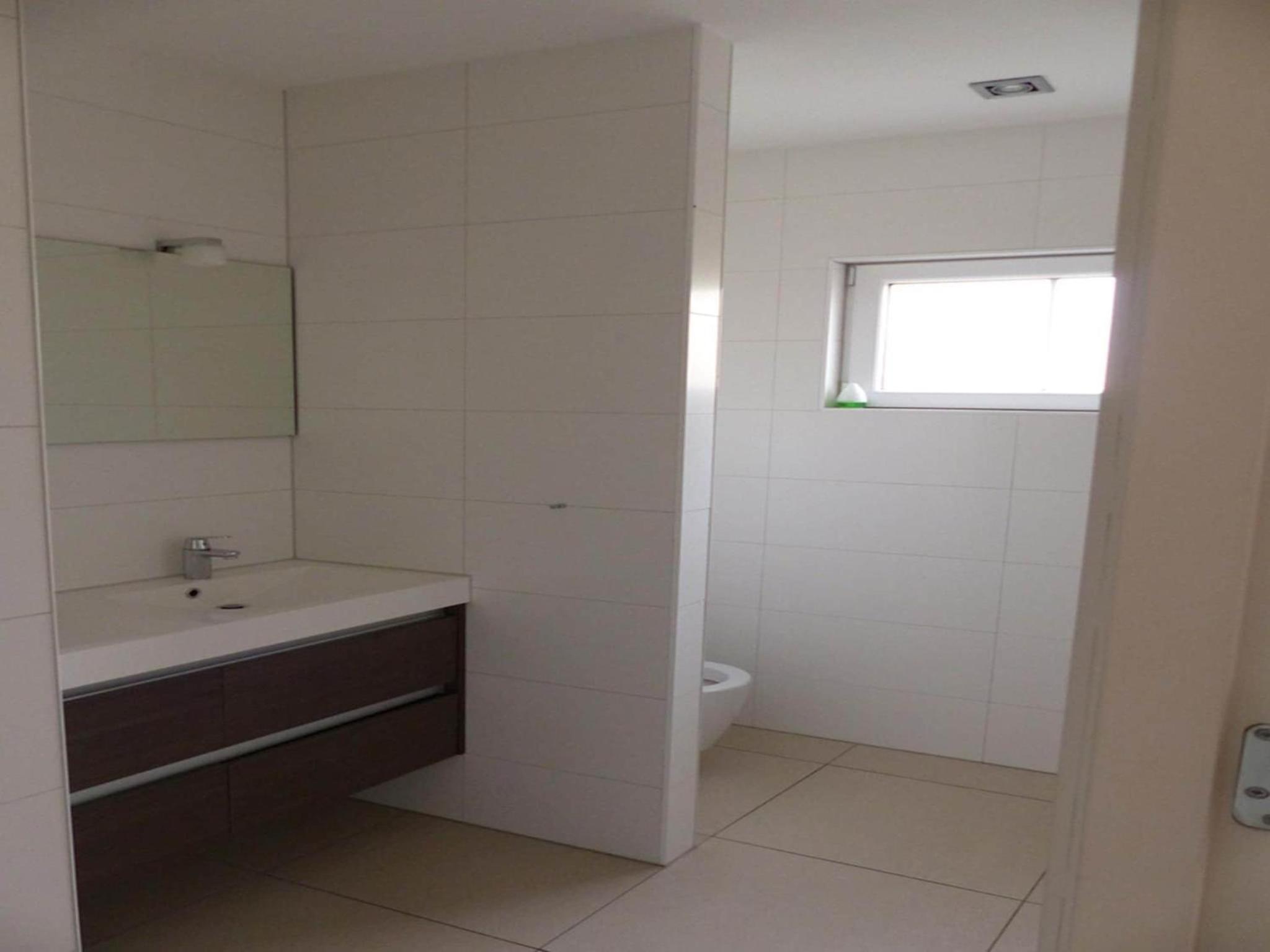 Spacious 10-Person Villa in Quiet Holiday Park nr 722