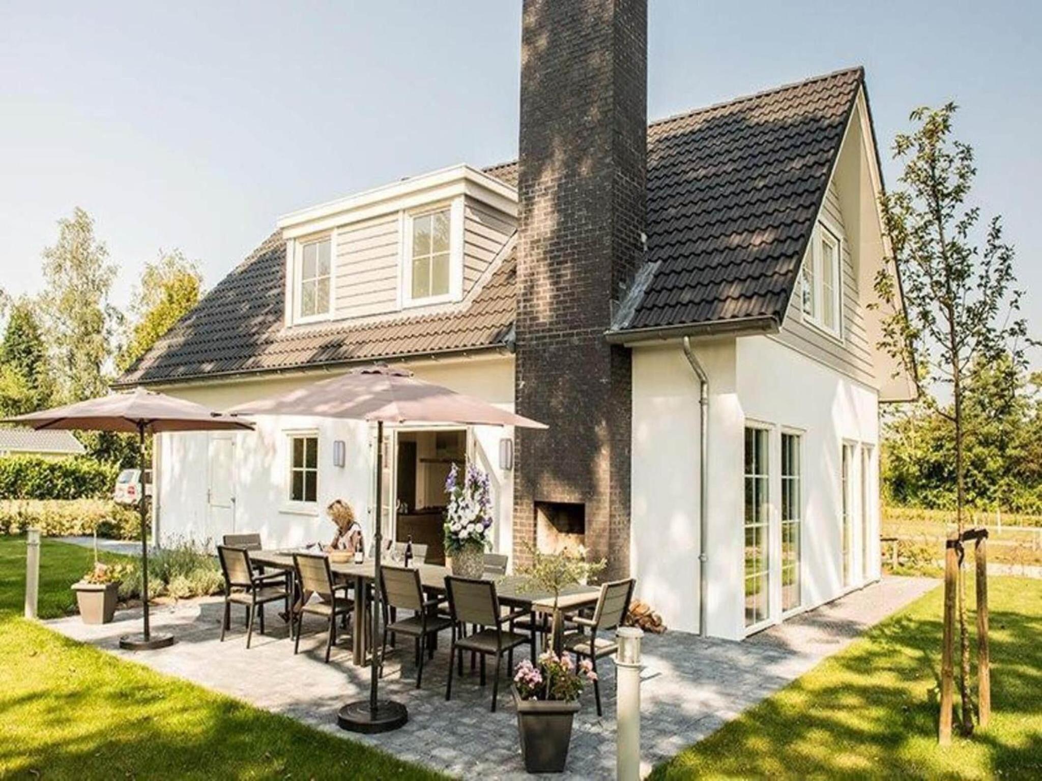 Spacious 10-Person Villa in Quiet Holiday Park nr 722