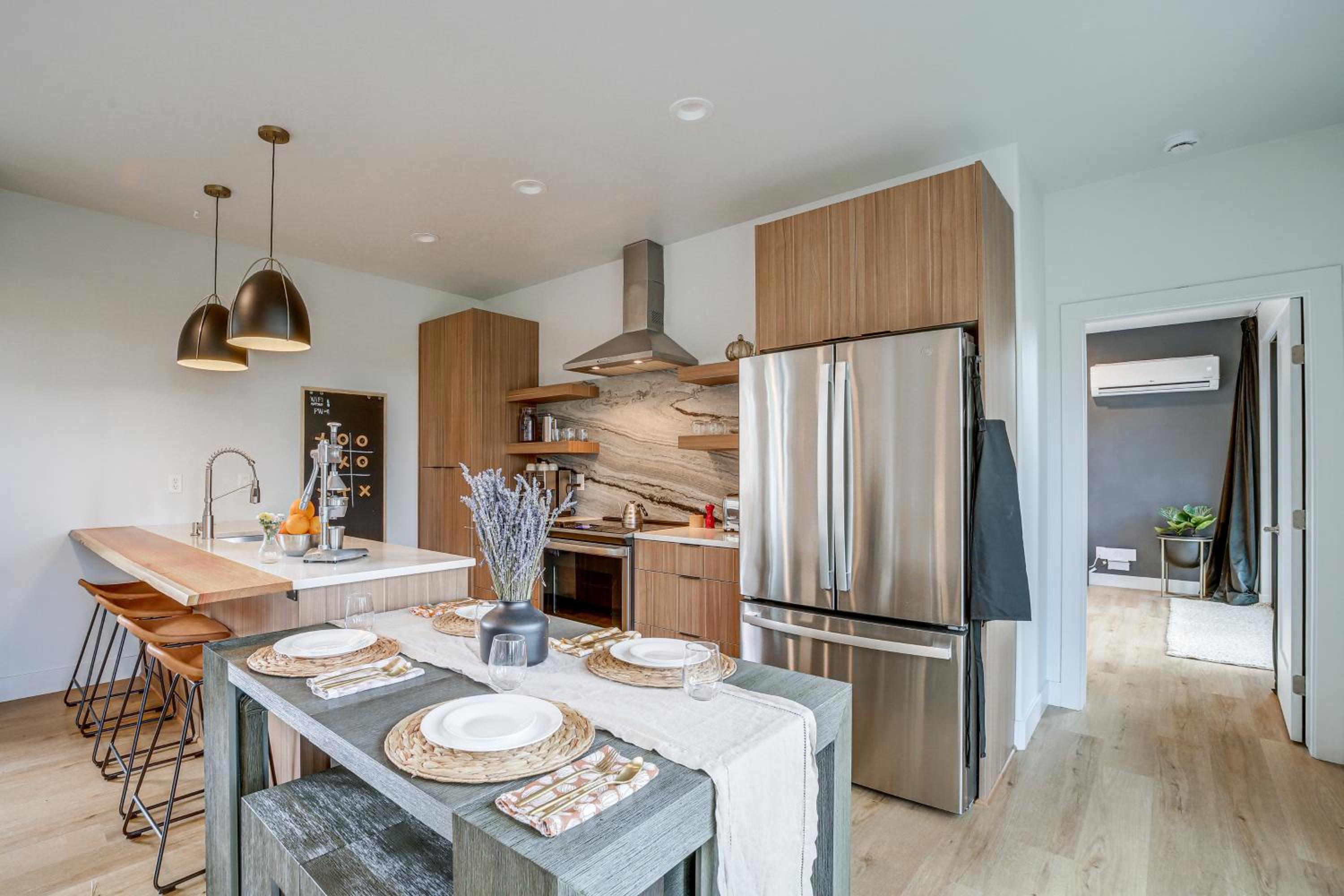 Modern Cabin Living! Mtn-View Gem in Munds Park