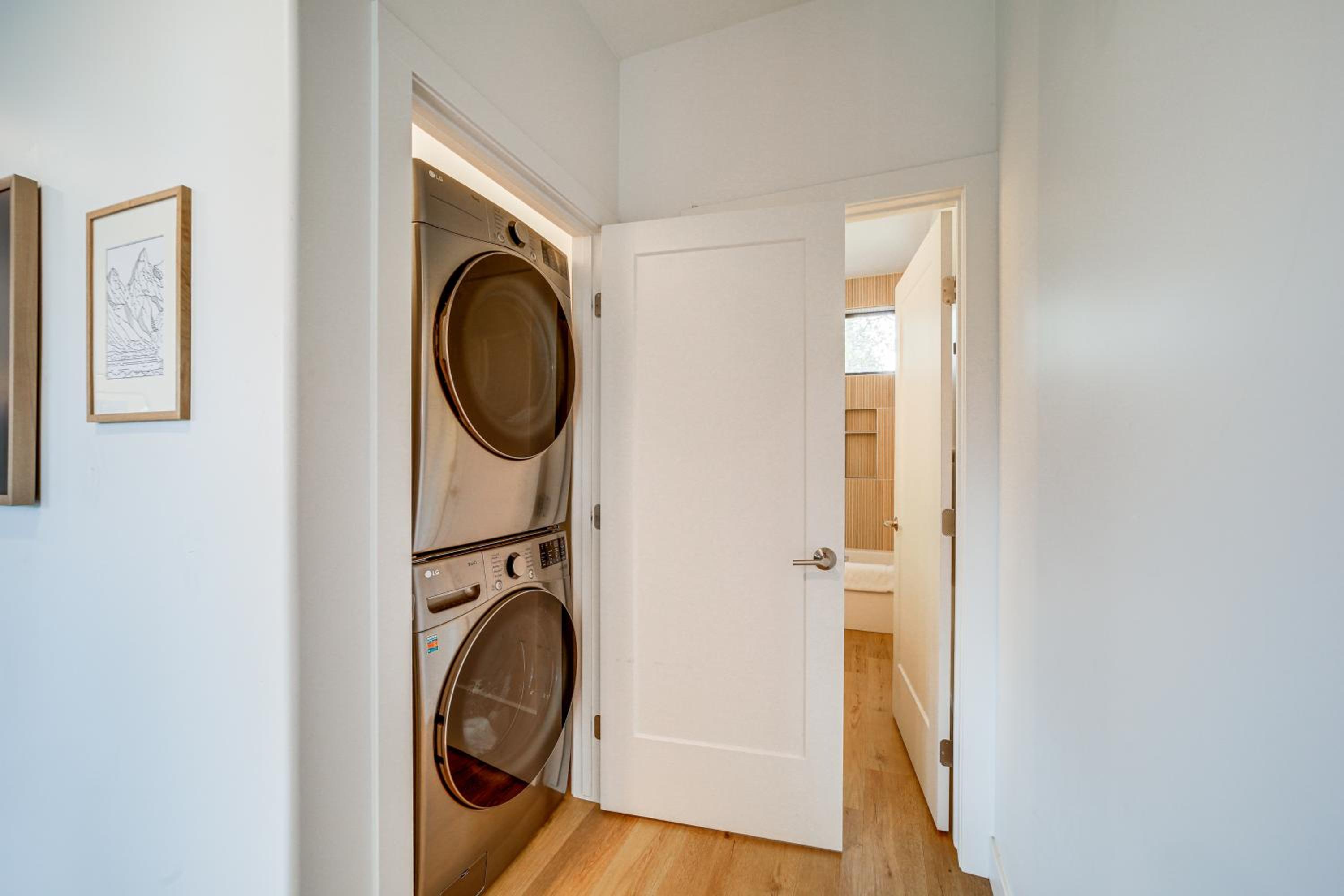 Modern Cabin Living! Mtn-View Gem in Munds Park