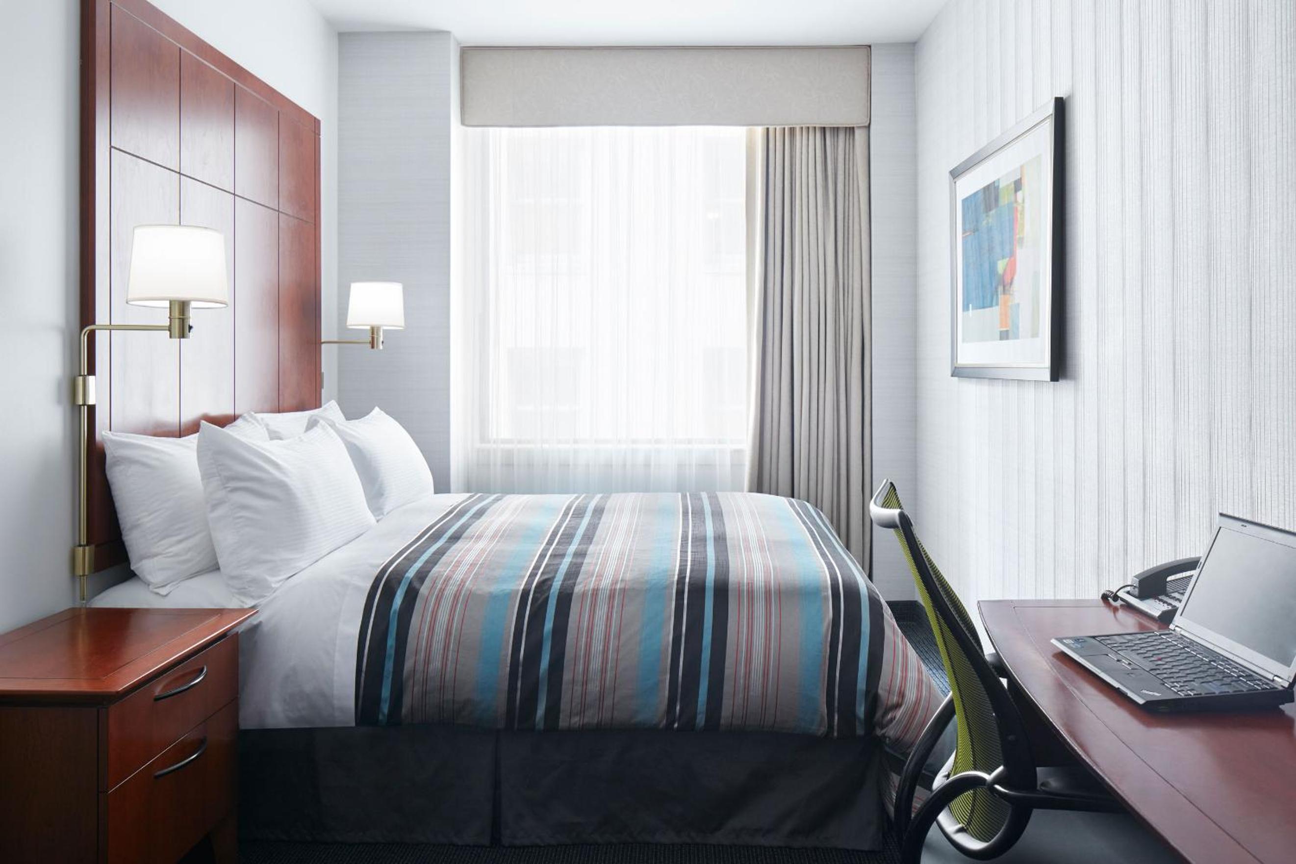 Central Loop Hotel