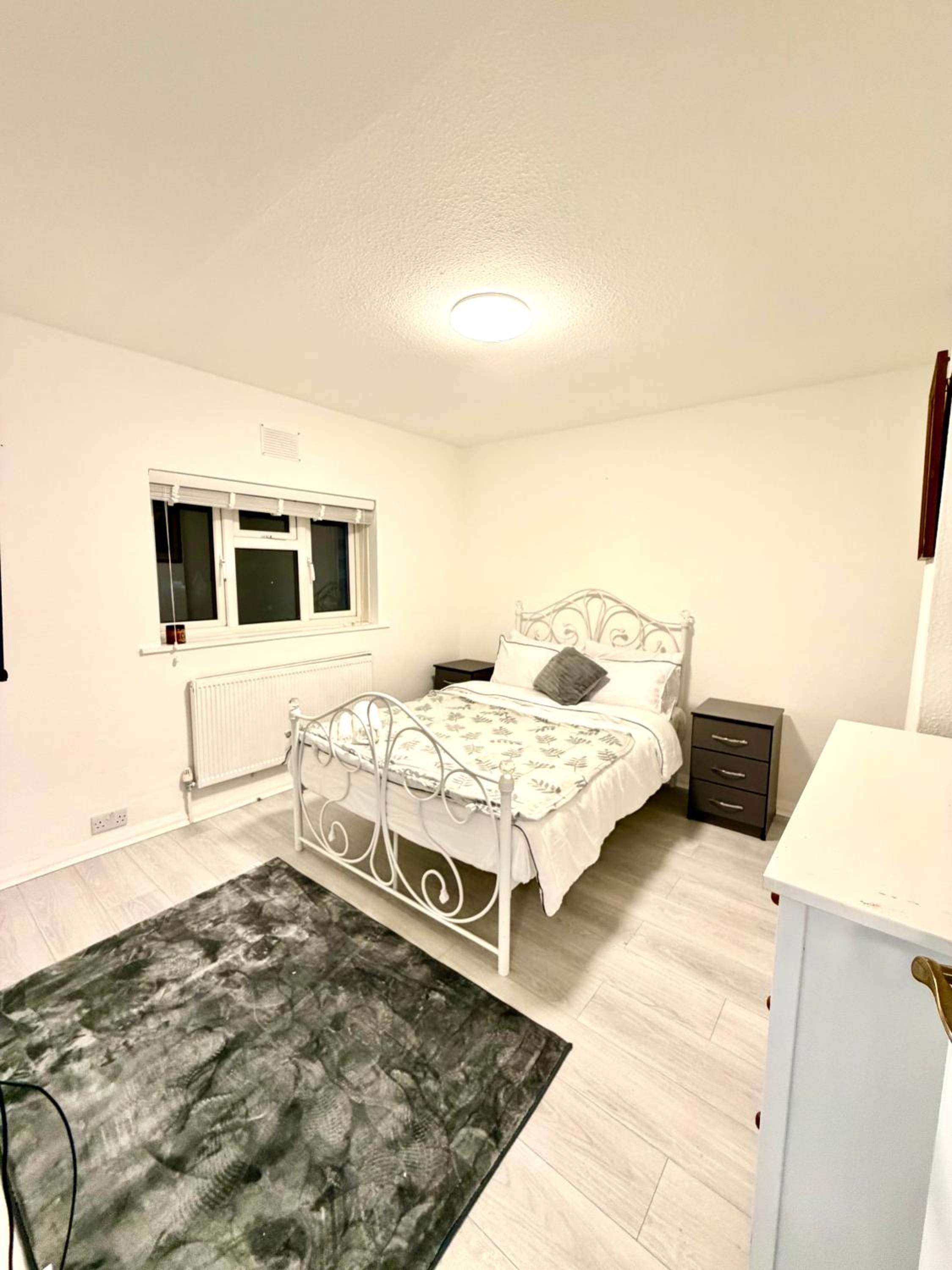 4 Bedrooms House CheapUKholiday