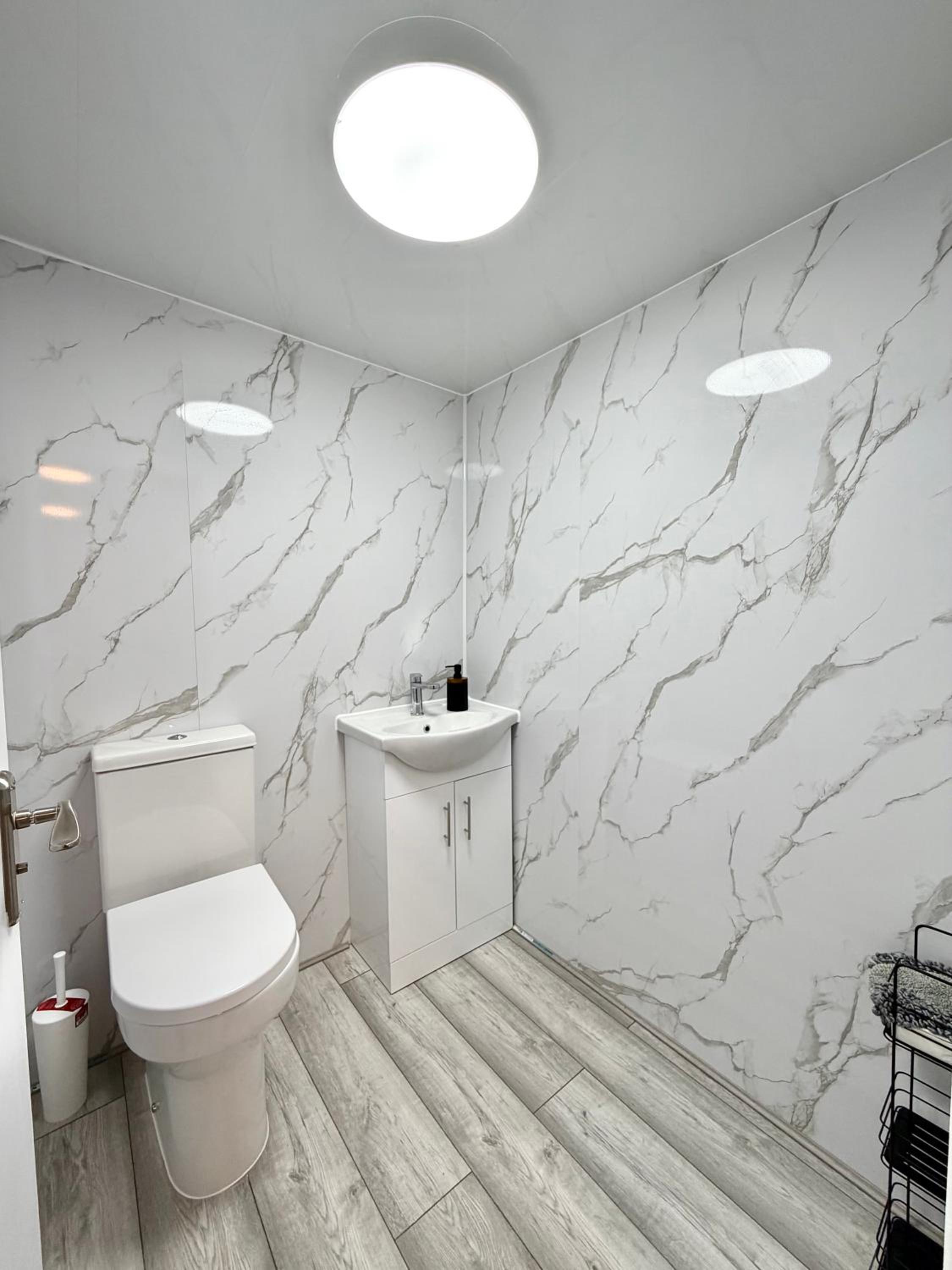 4 Bedrooms House CheapUKholiday
