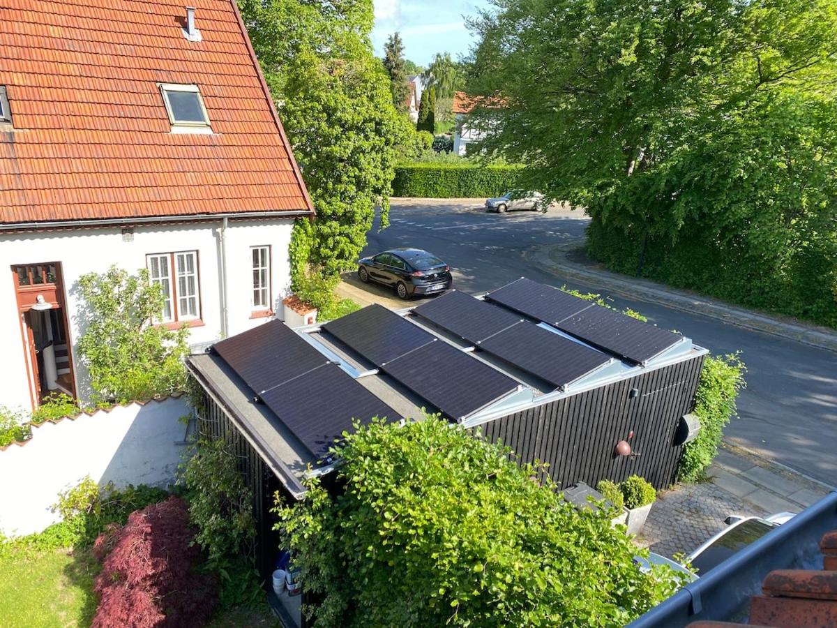 Din egen villa, spa, ude bruser, have & elbil-lader