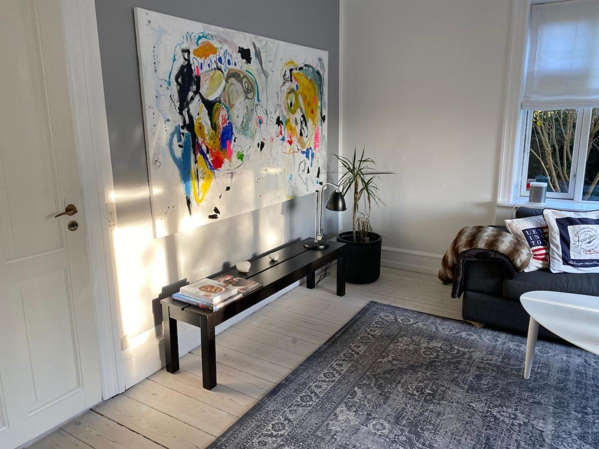 Din egen villa, spa, ude bruser, have & elbil-lader