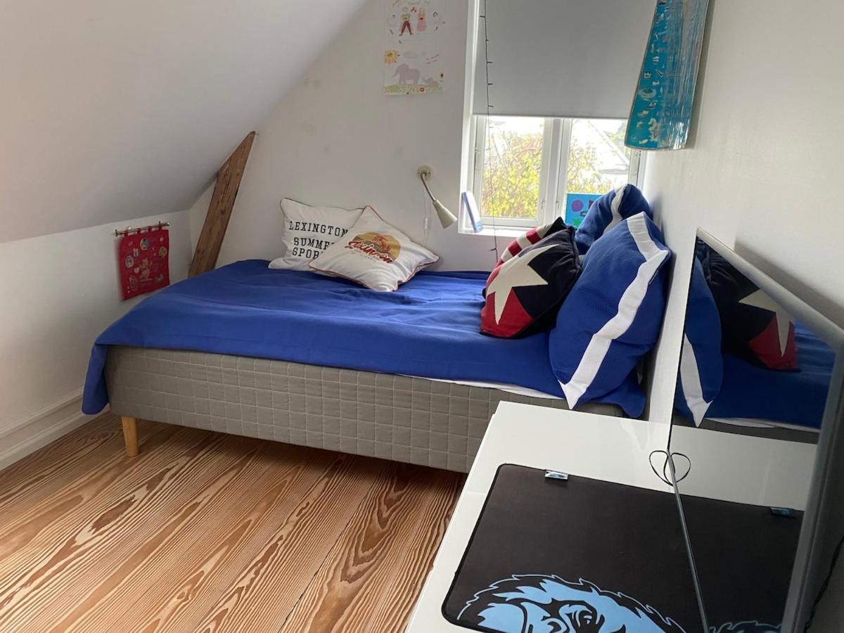 Din egen villa, spa, ude bruser, have & elbil-lader