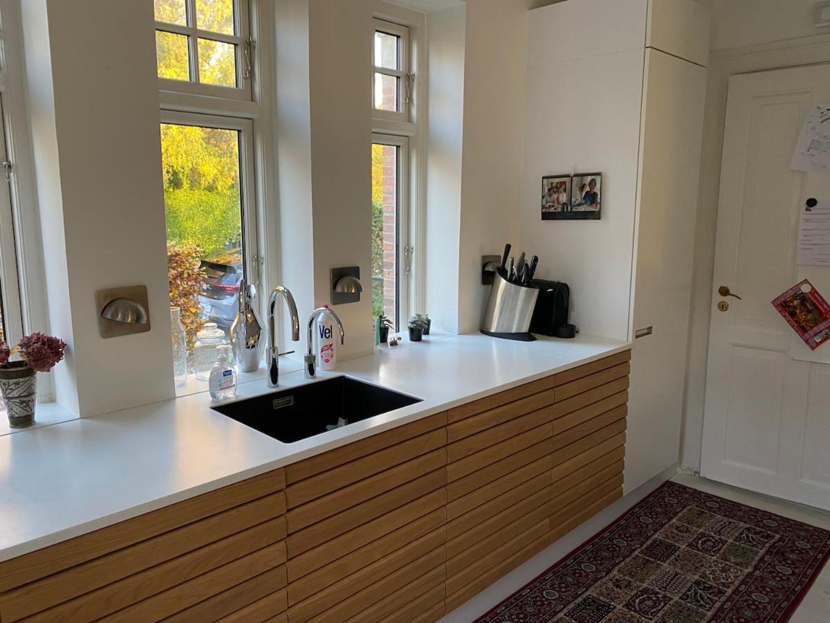 Din egen villa, spa, ude bruser, have & elbil-lader