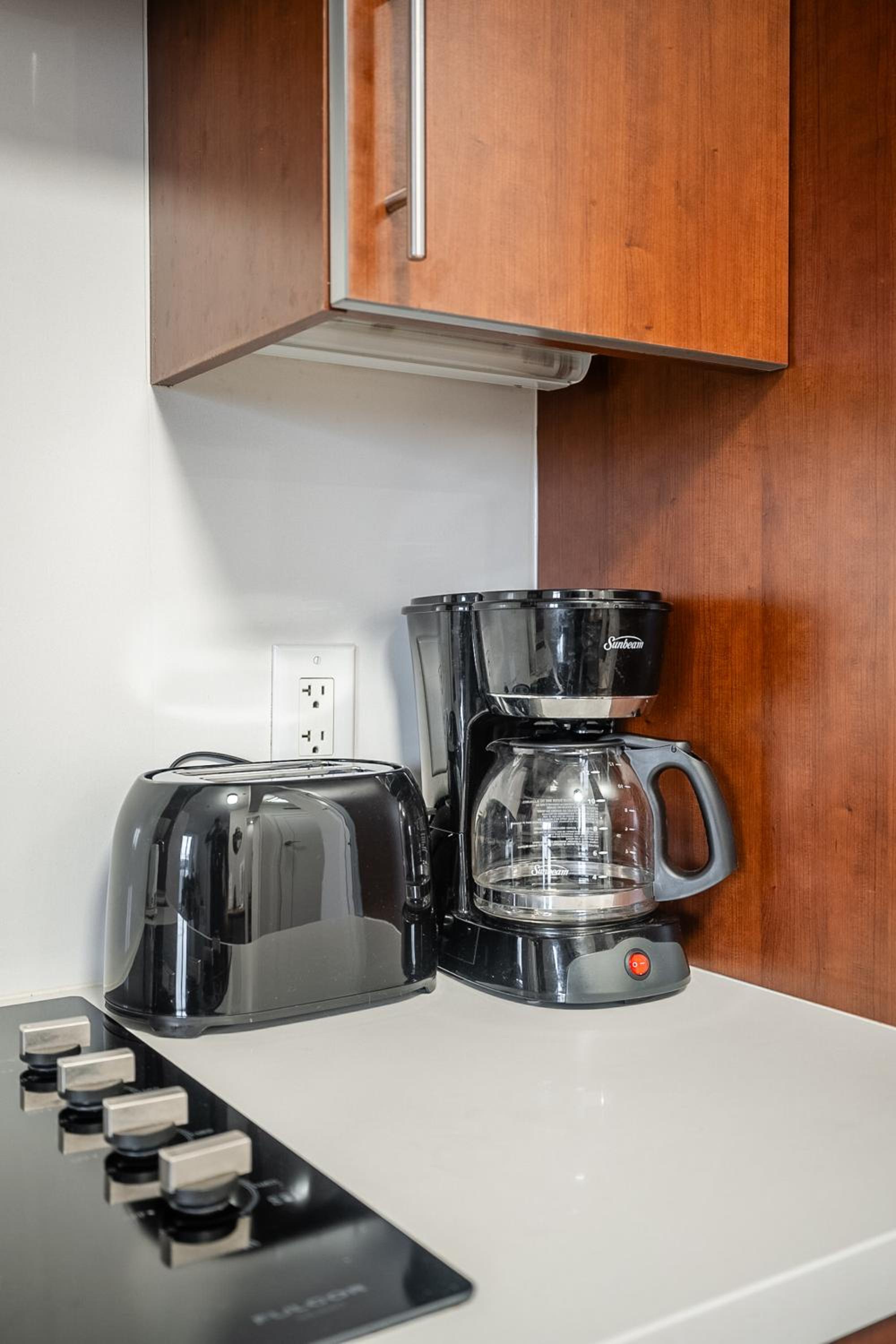 Modern 1 BR Apartment in North York Free parking