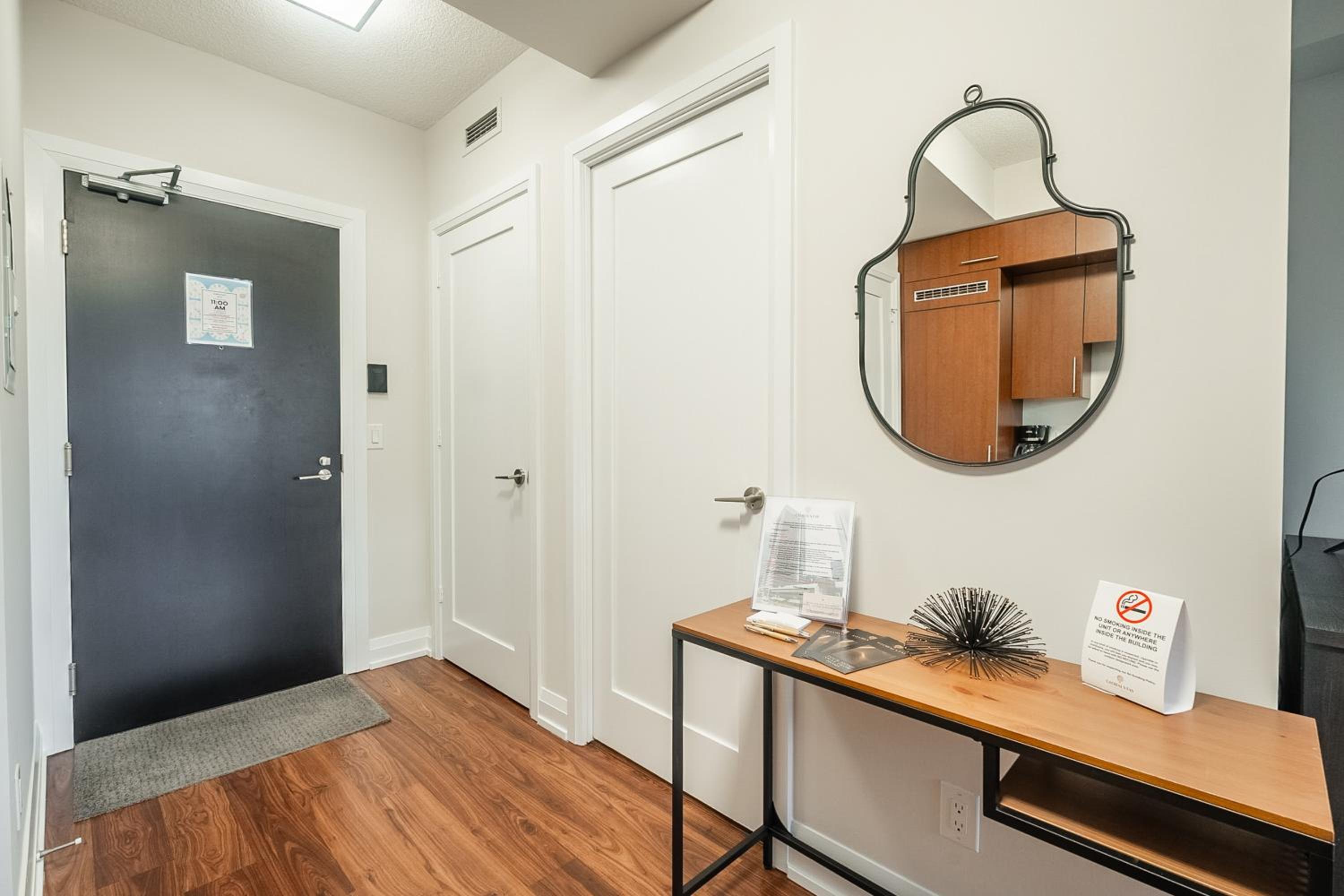 Modern 1 BR Apartment in North York Free parking