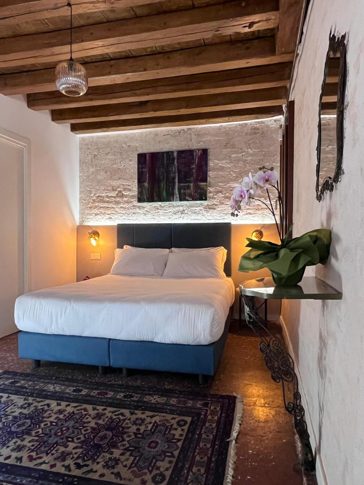 Casanova Hideaway