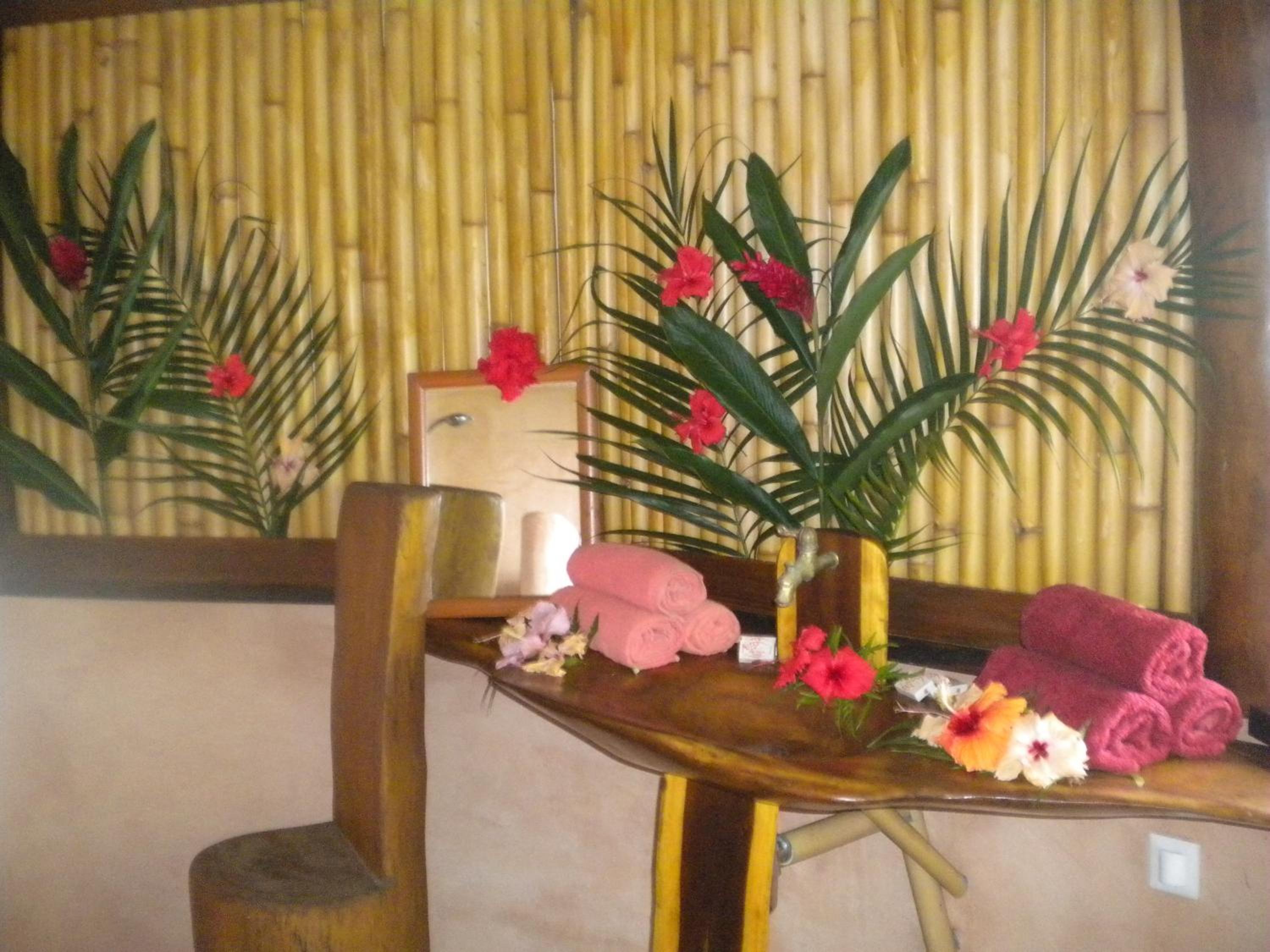 Fare Oviri Lodge