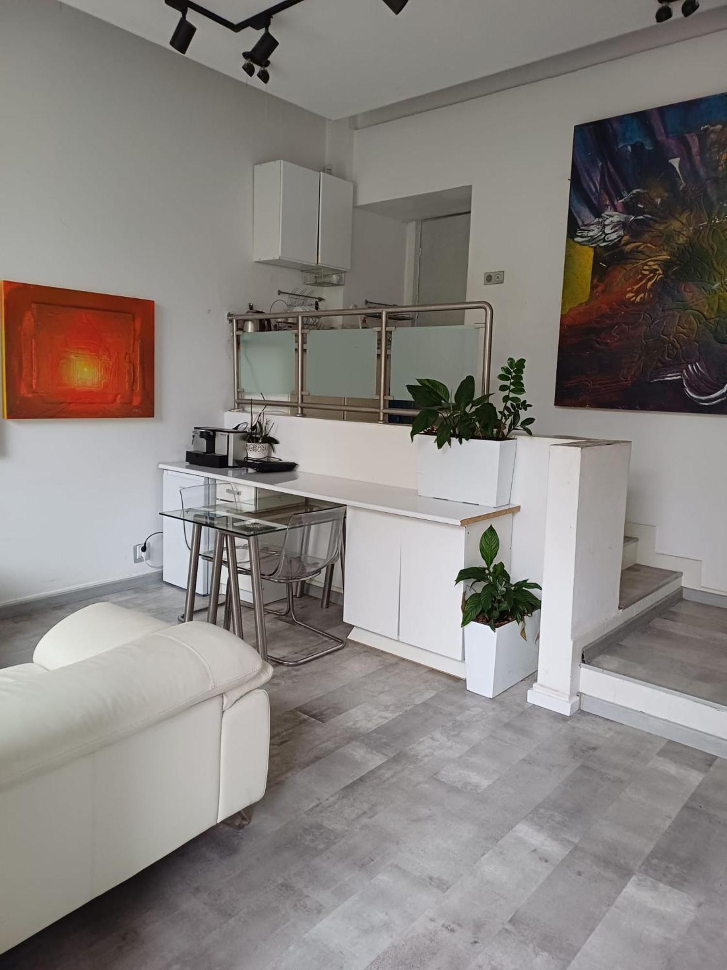 Stay, Work, Meet in Creative Space in Centrum