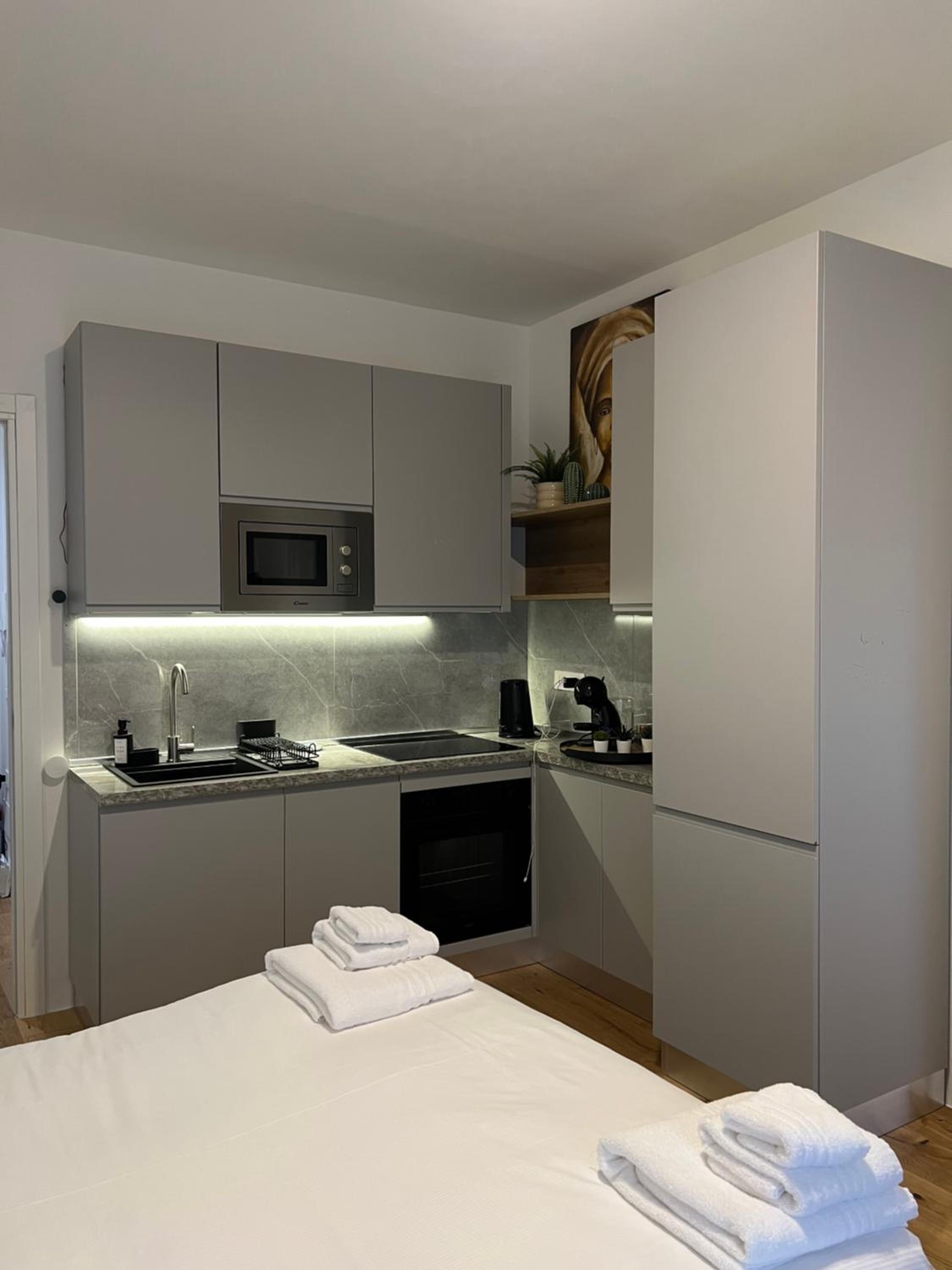 Regina24 Luxury Suite - Elegante appartamento a Porta Venezia, 5 min dalla metro