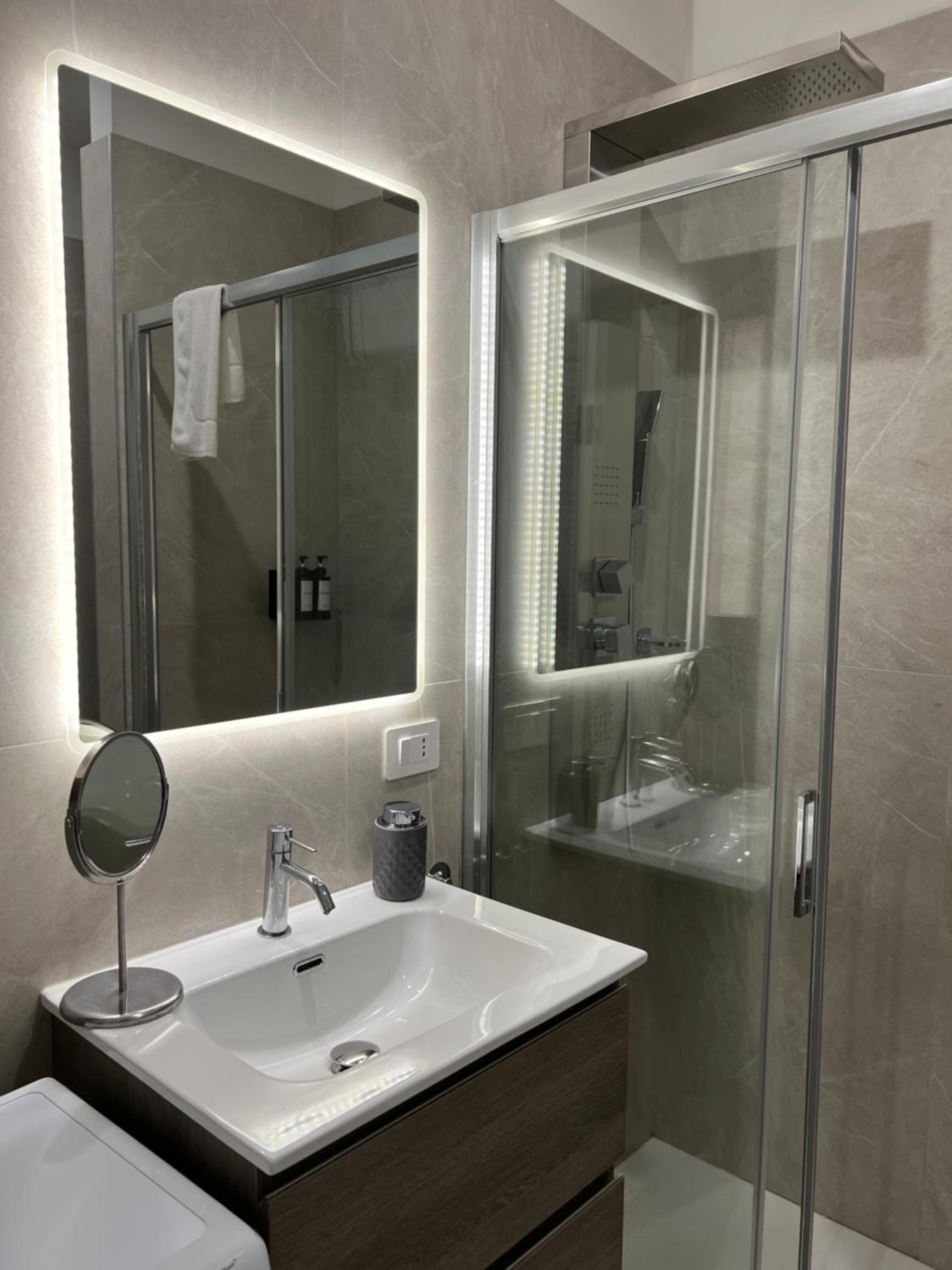 Regina24 Luxury Suite - Elegante appartamento a Porta Venezia, 5 min dalla metro