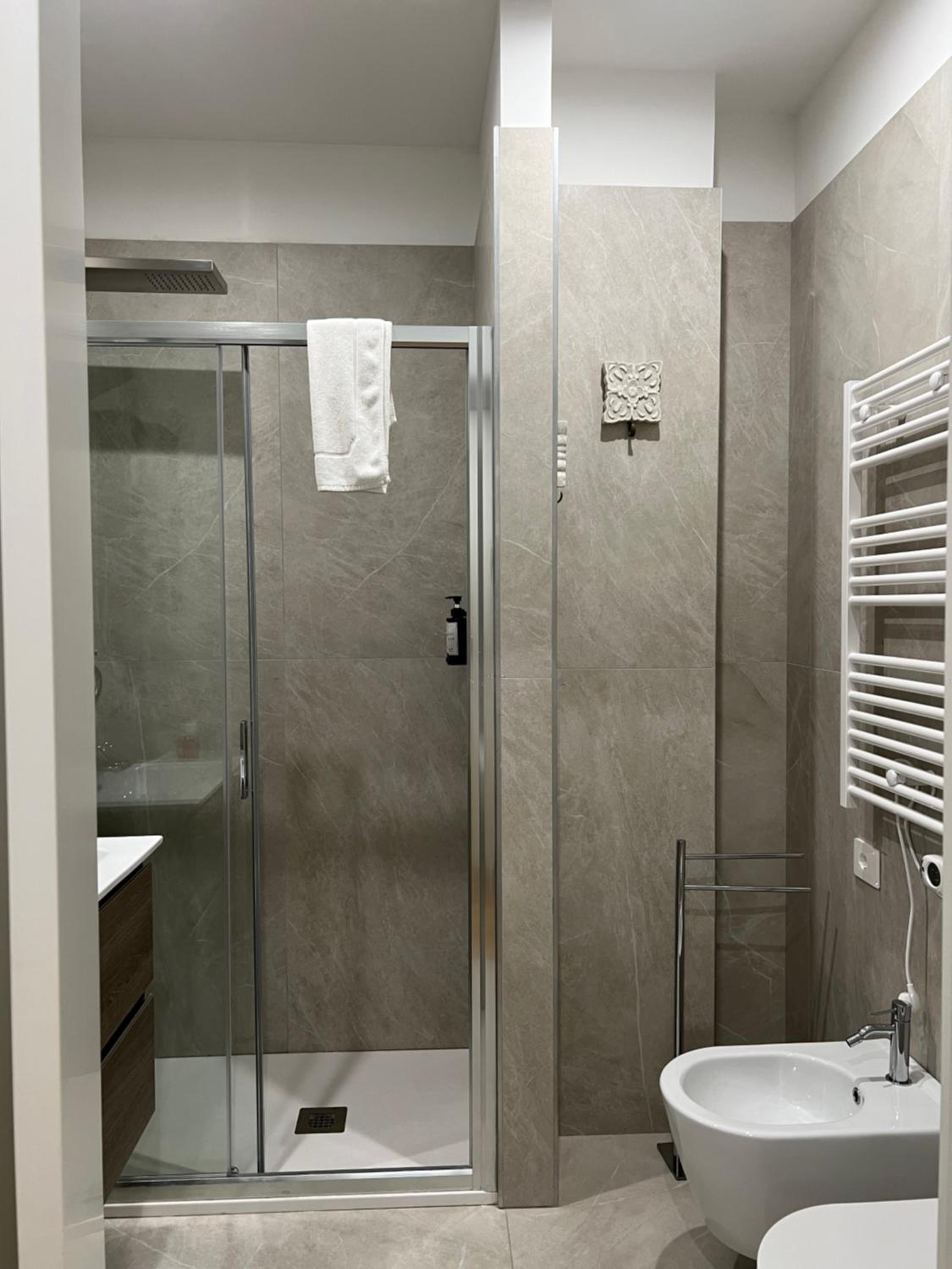 Regina24 Luxury Suite - Elegante appartamento a Porta Venezia, 5 min dalla metro