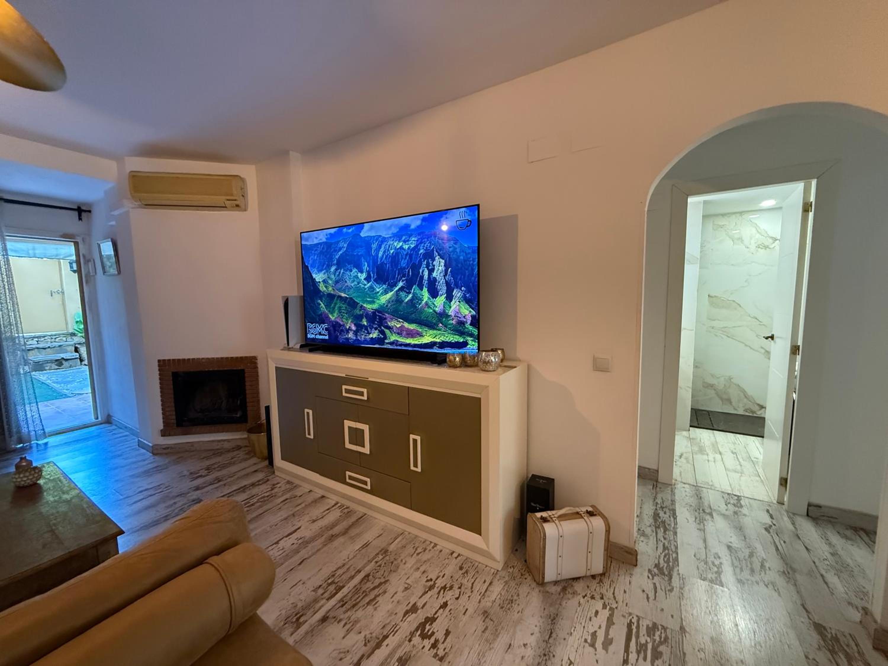 Residencial Bajo con jardín y jacuzzi privado Calahonda Royale