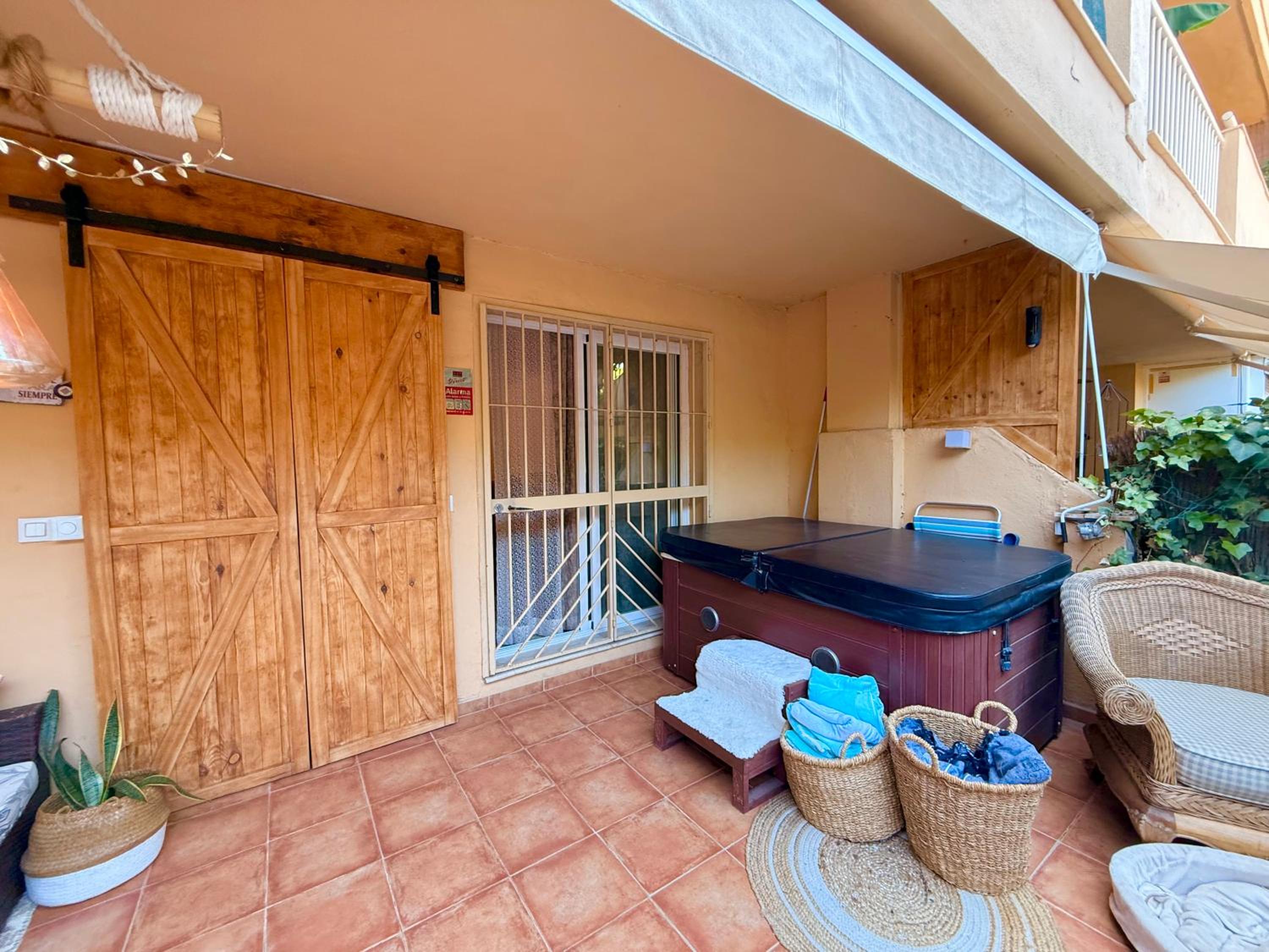 Residencial Bajo con jardín y jacuzzi privado Calahonda Royale