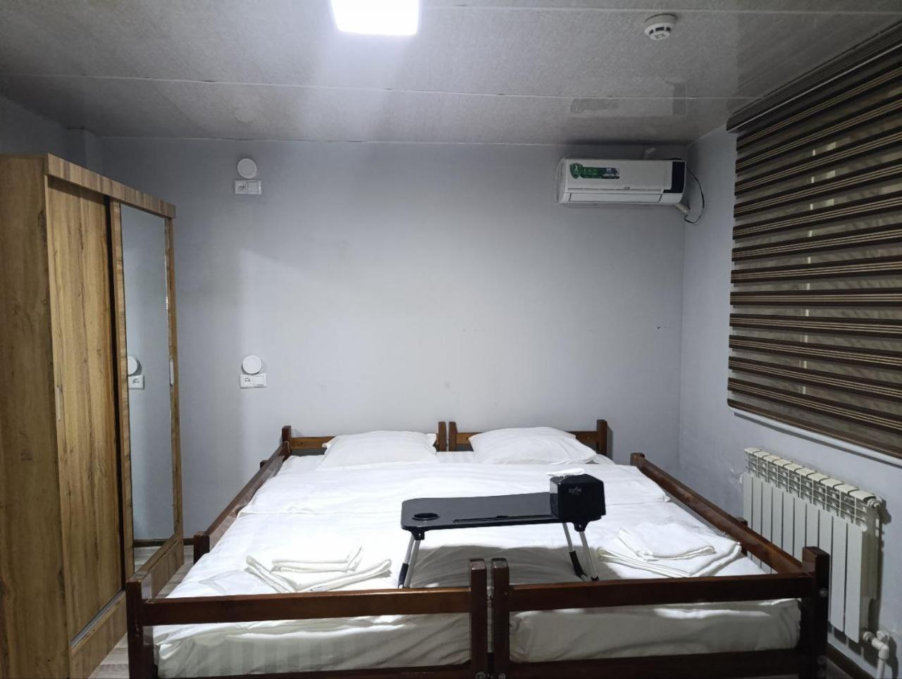 Caravan Hostel Near Airport
