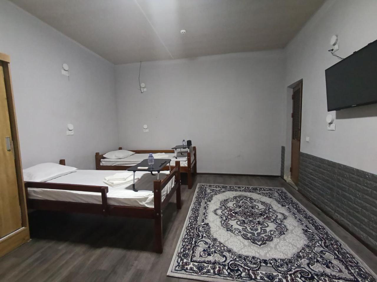 Caravan Hostel Near Airport