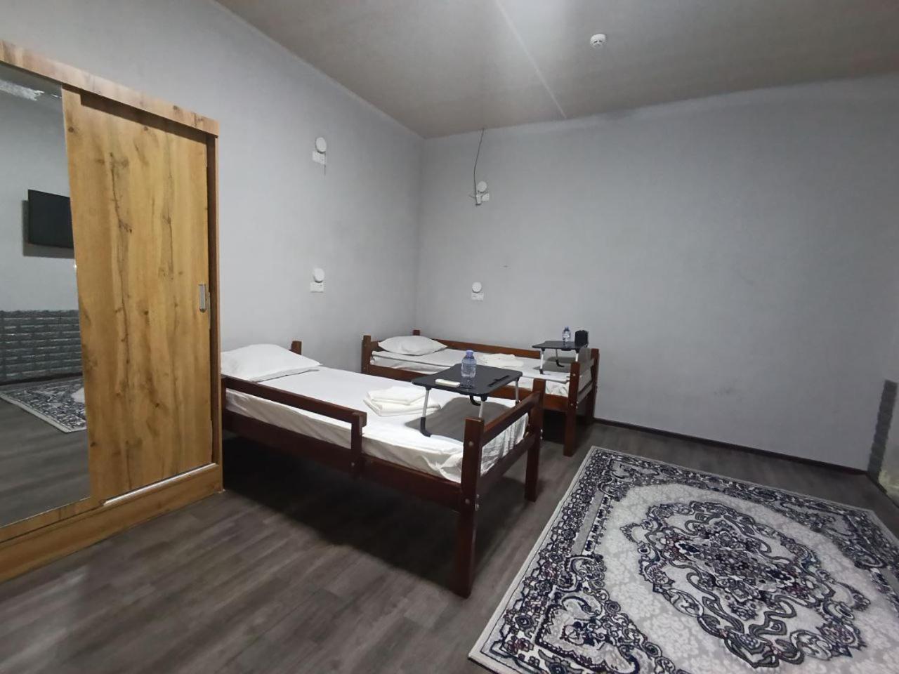 Caravan Hostel Near Airport