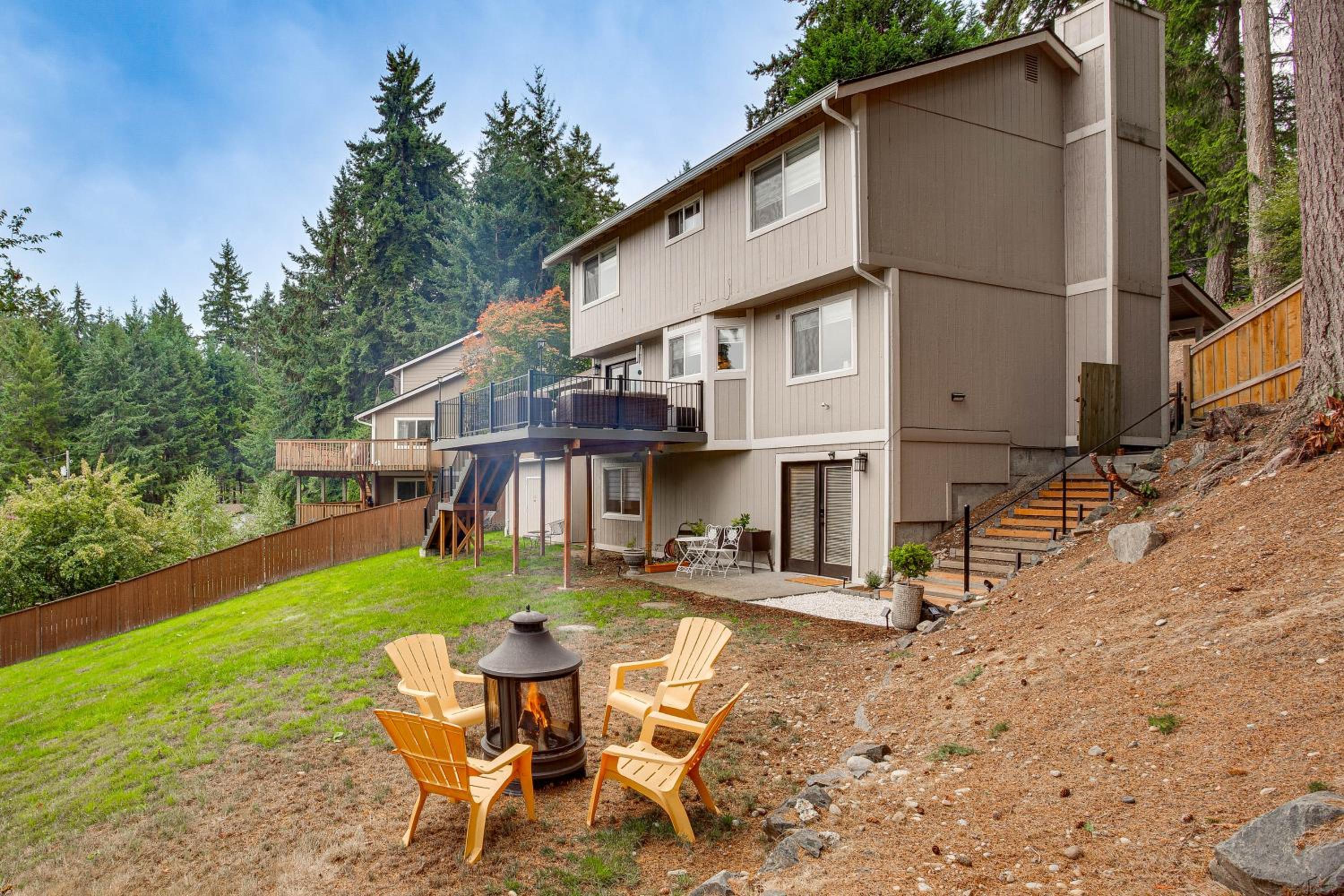 4 Mi to Waterfront Parks! Cozy Apt in Tacoma Area
