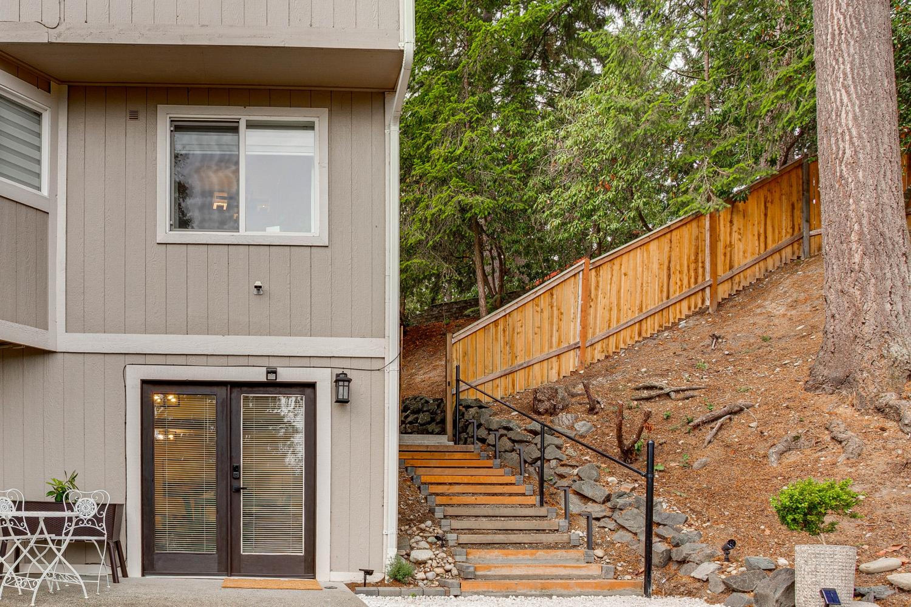 4 Mi to Waterfront Parks! Cozy Apt in Tacoma Area