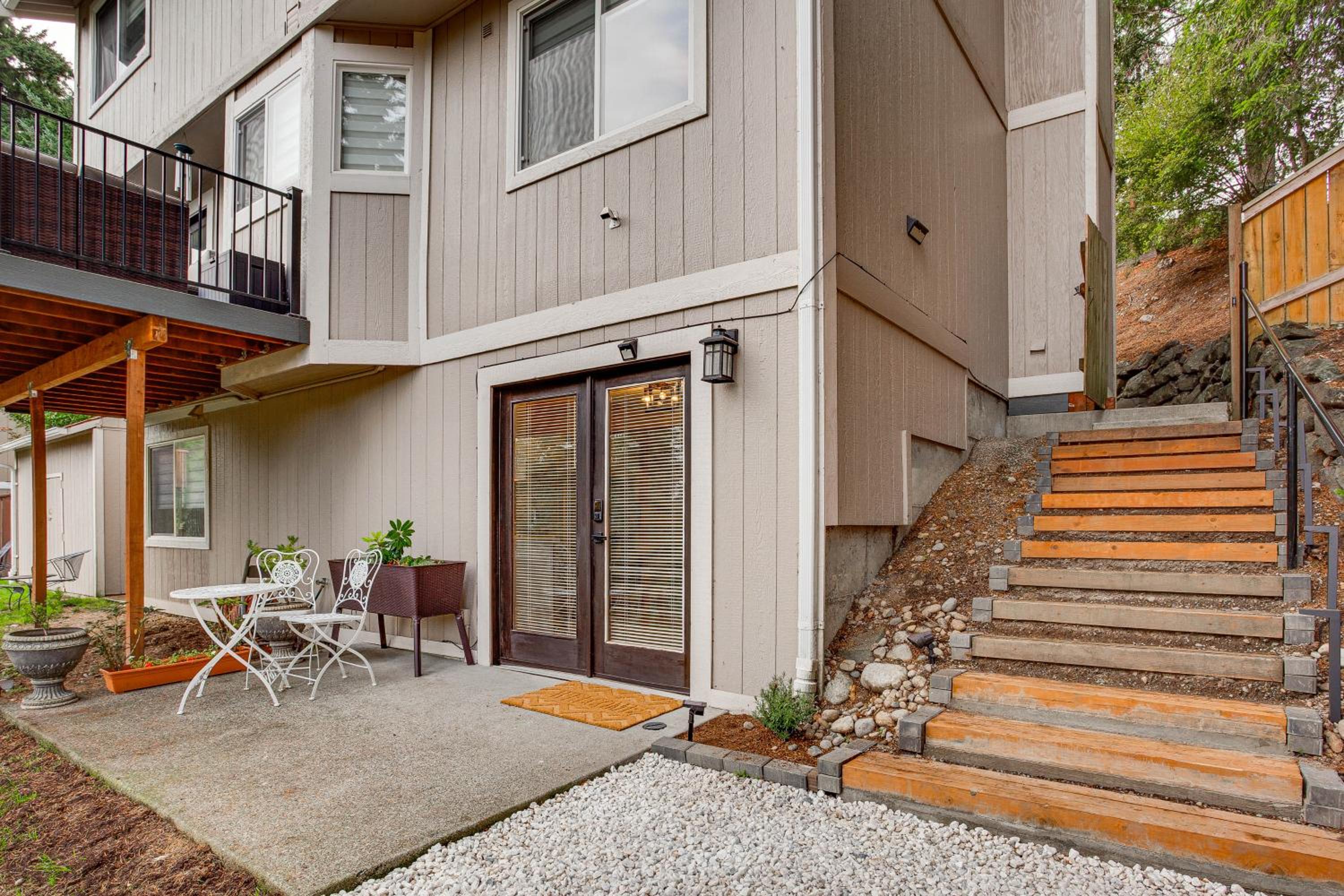 4 Mi to Waterfront Parks! Cozy Apt in Tacoma Area