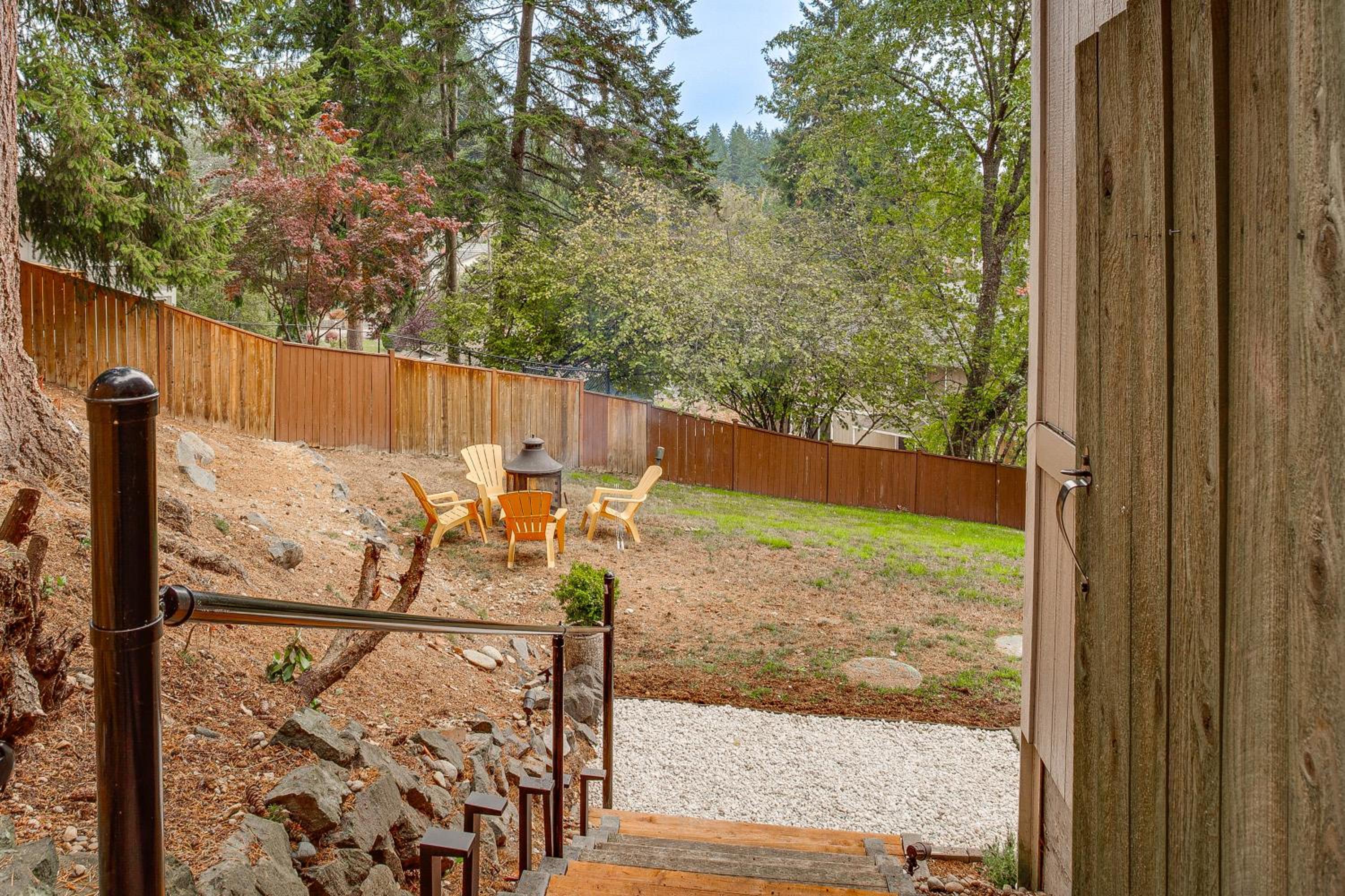 4 Mi to Waterfront Parks! Cozy Apt in Tacoma Area