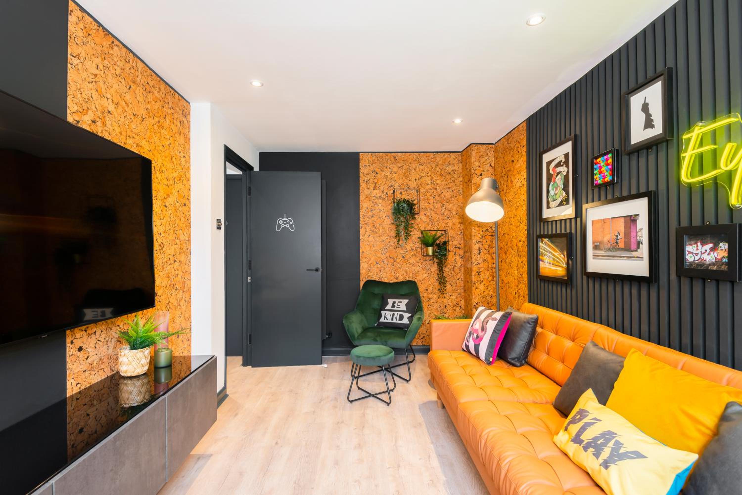 Spacious 6-Bed House Close to Nottingham City Centre