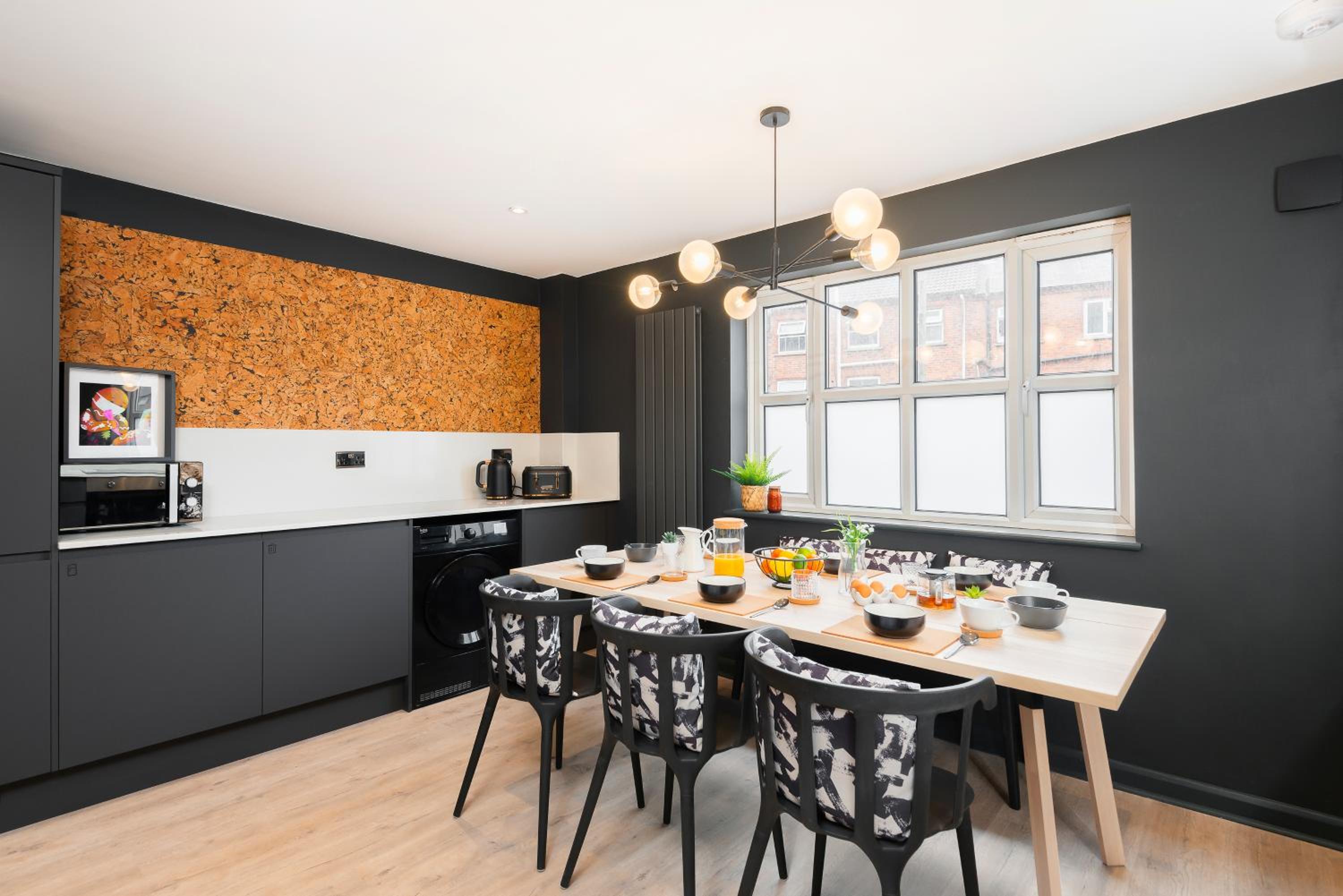 Spacious 6-Bed House Close to Nottingham City Centre