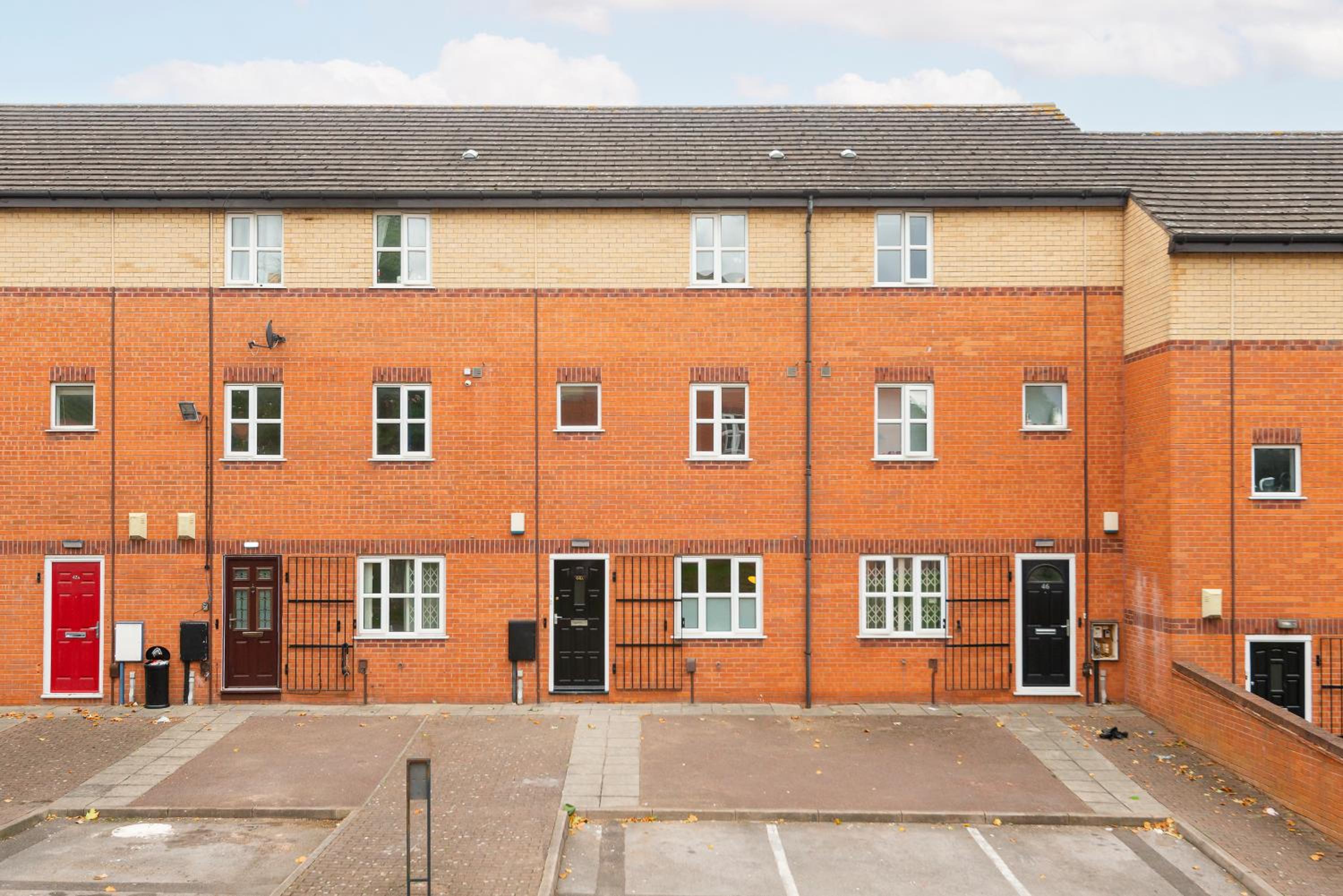 Spacious 6-Bed House Close to Nottingham City Centre
