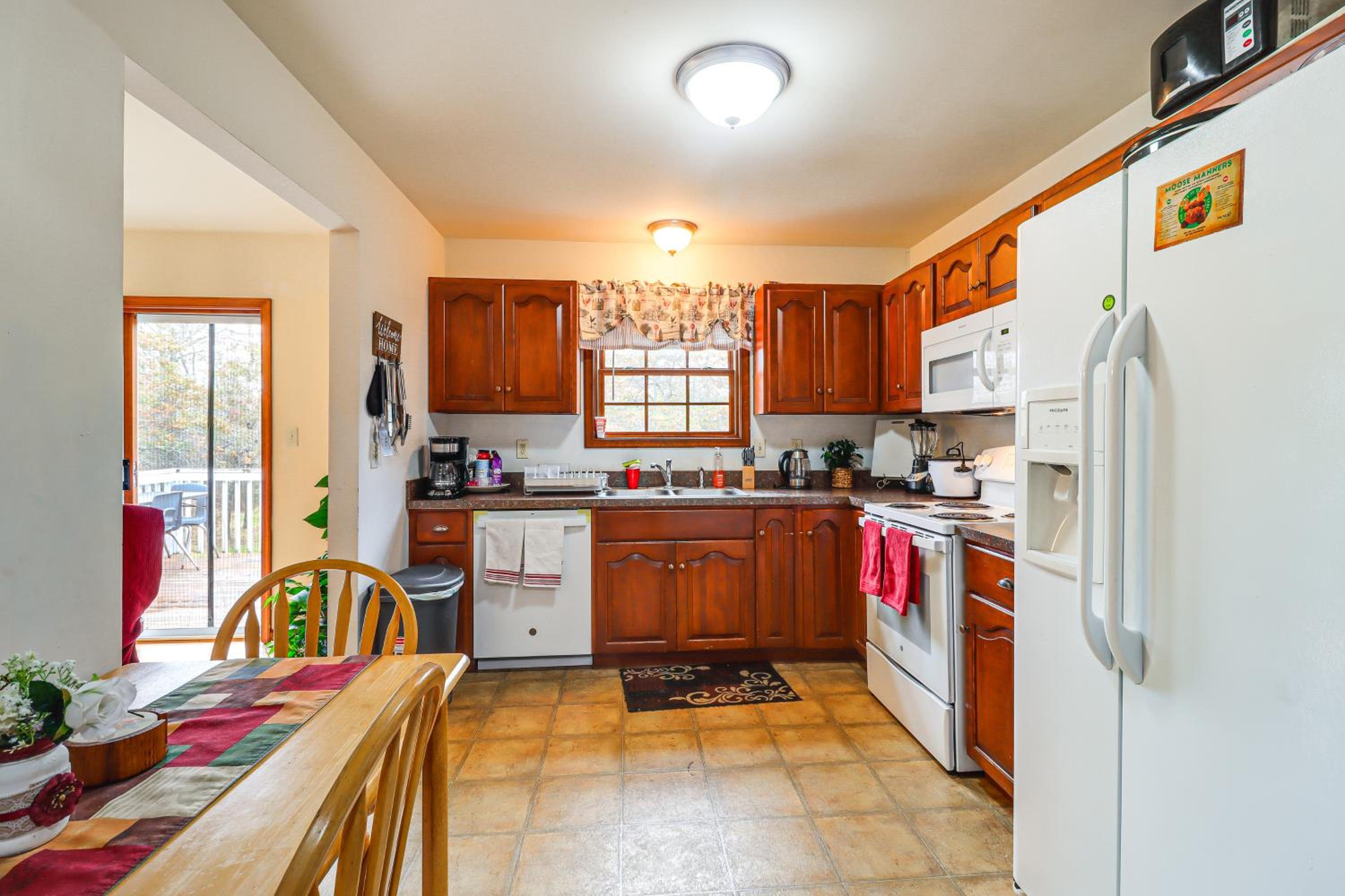 Less Than 1 Mi to Lake Family Home in Albrightsville!