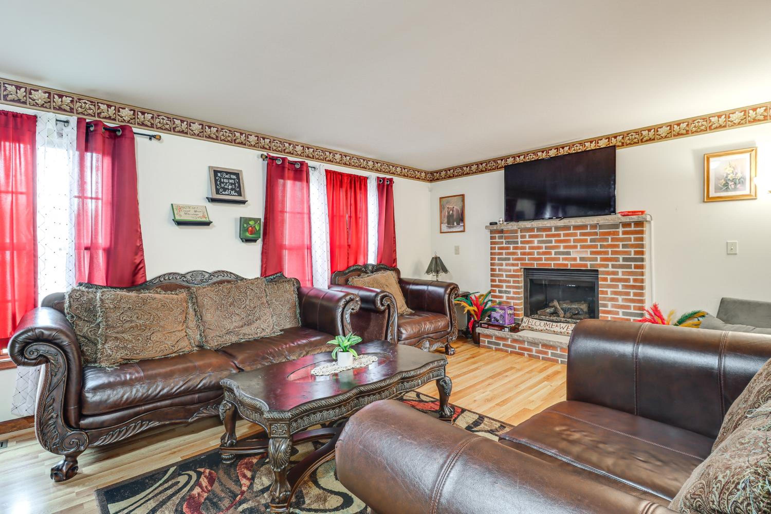Less Than 1 Mi to Lake Family Home in Albrightsville!