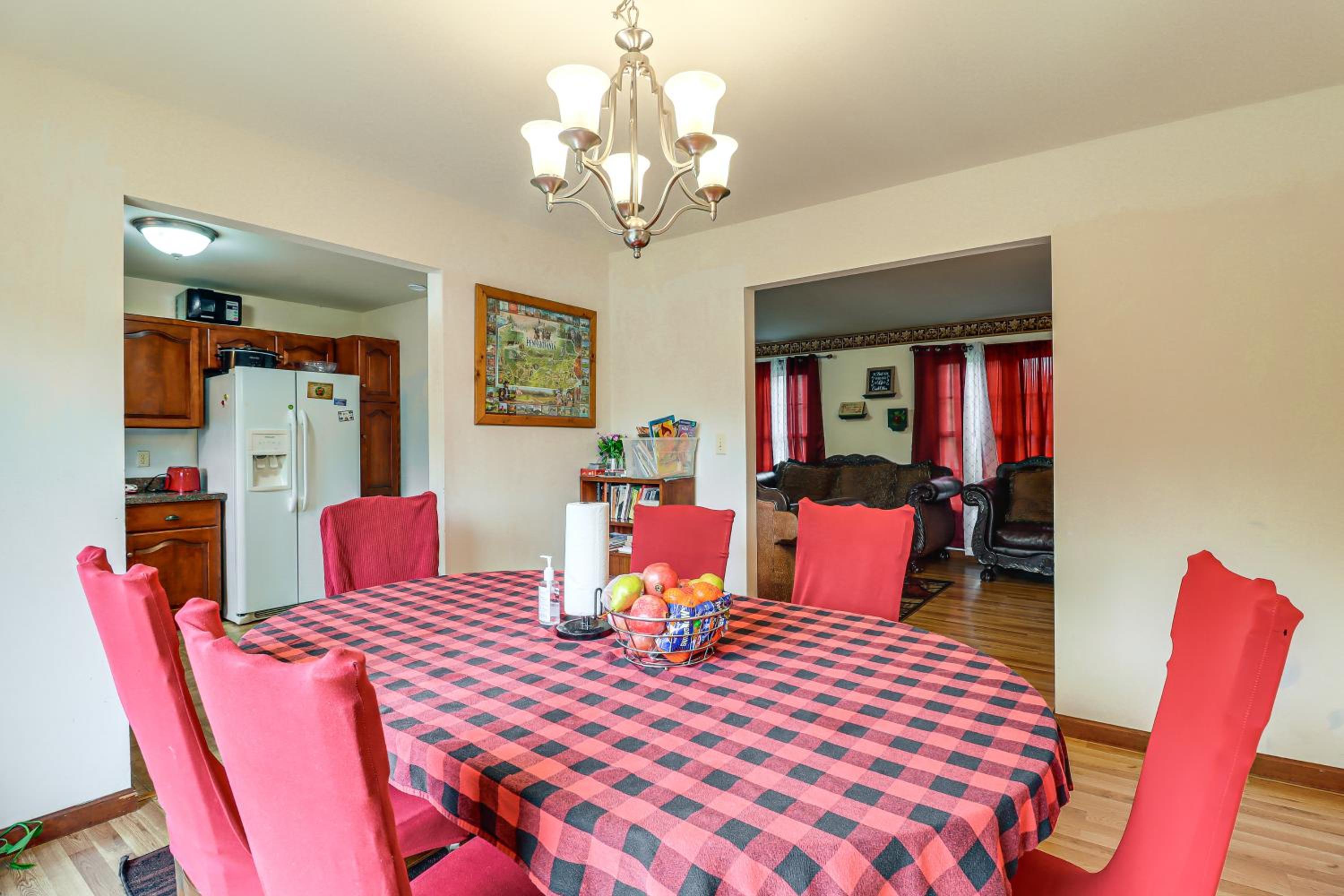 Less Than 1 Mi to Lake Family Home in Albrightsville!