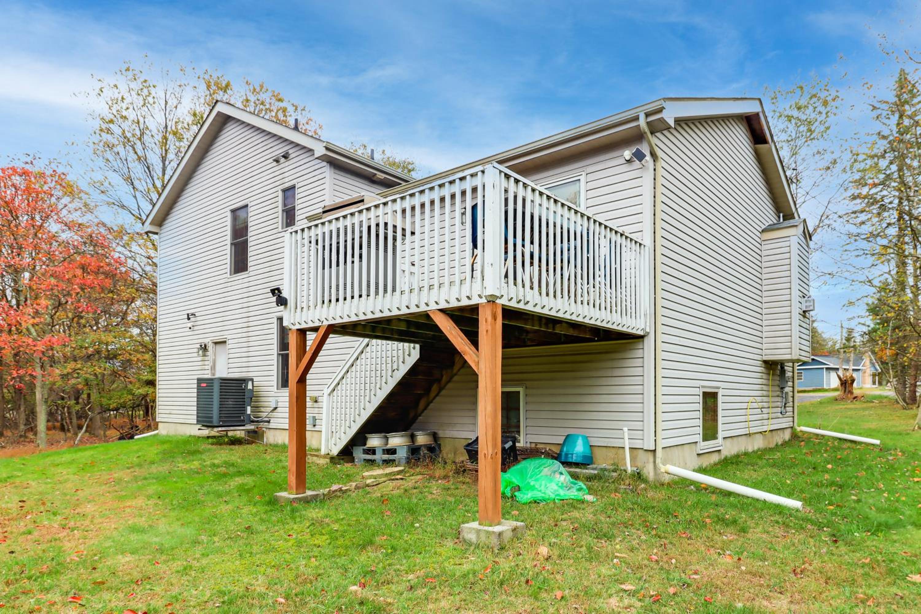 Less Than 1 Mi to Lake Family Home in Albrightsville!