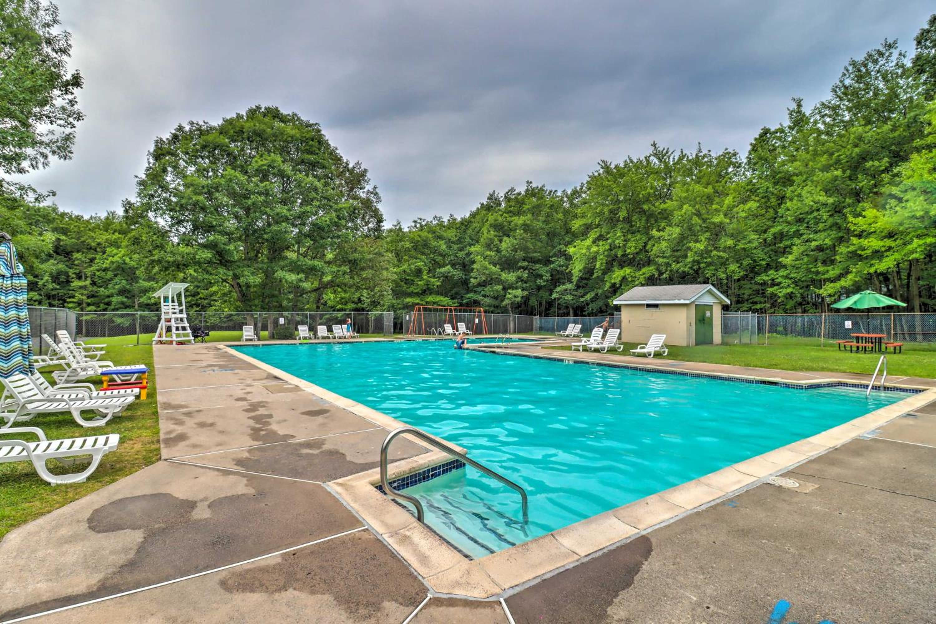 Less Than 1 Mi to Lake Family Home in Albrightsville!