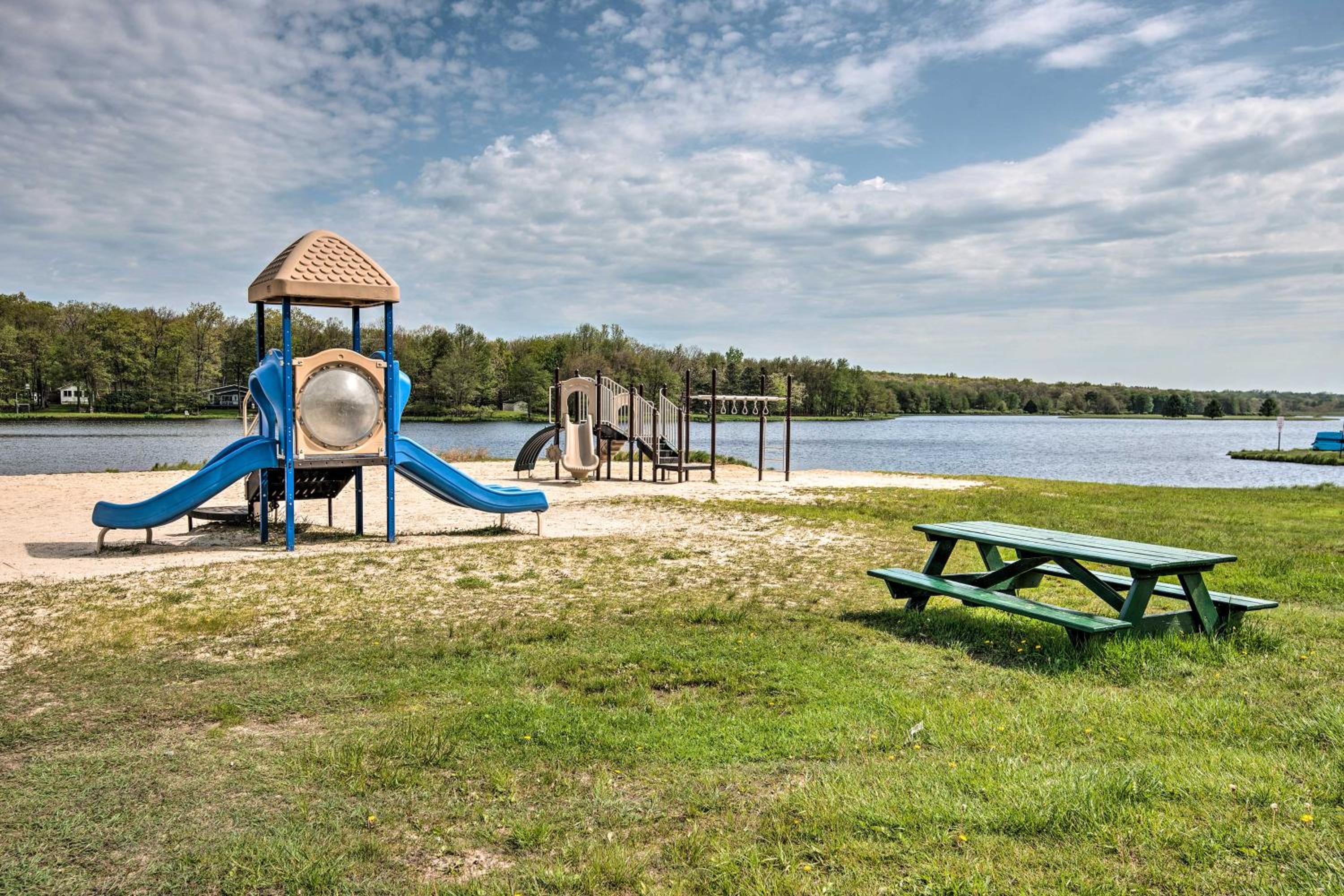 Less Than 1 Mi to Lake Family Home in Albrightsville!