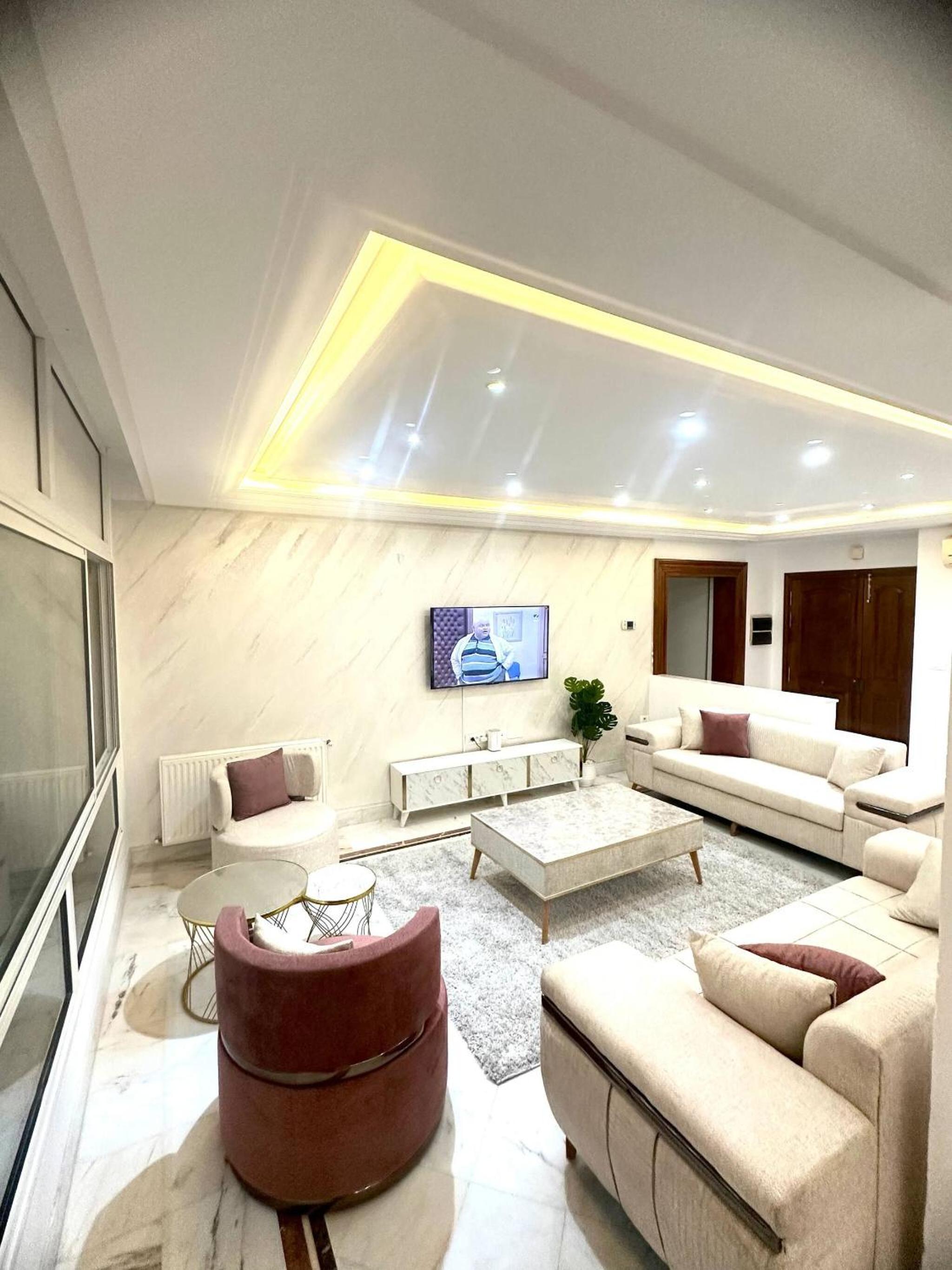 Luxury Stay with Panoramic Sea Views, Tourist zone